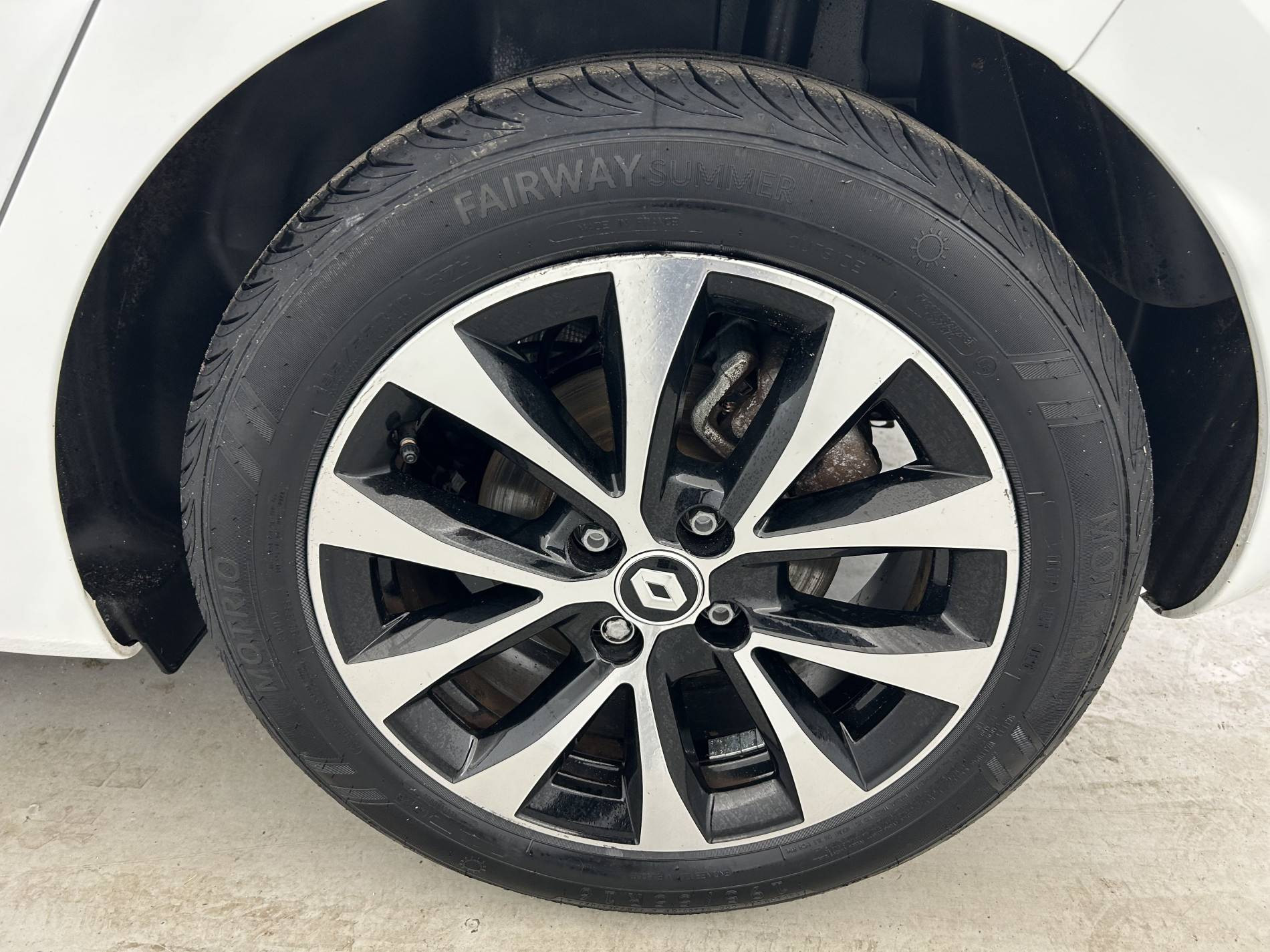 Vente en ligne Renault Clio 5 Clio E-Tech hybride 145 au prix de 17 970 €