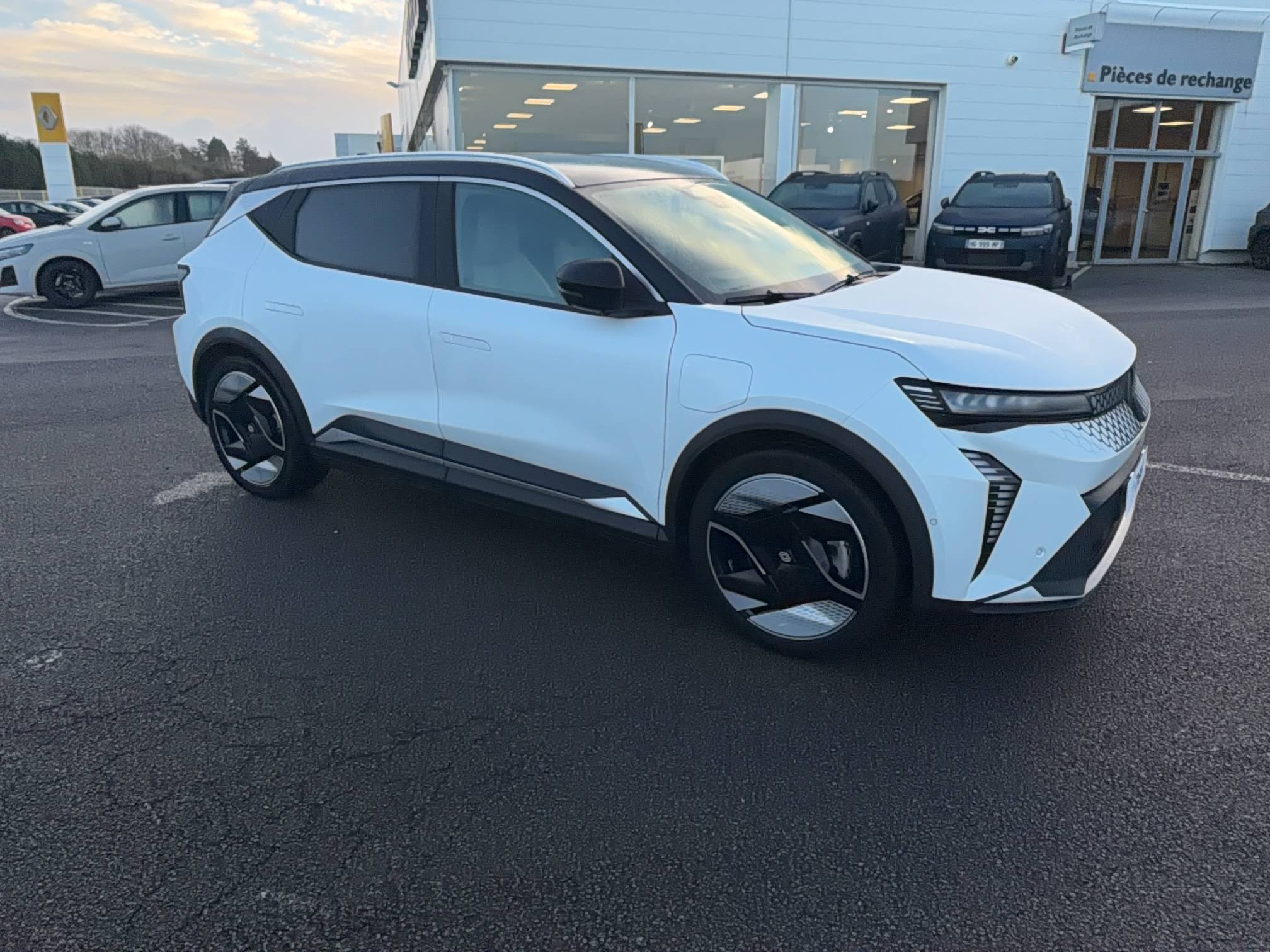 Vente en ligne Renault Scenic E-Tech  220 ch grande autonomie au prix de 35 490 €