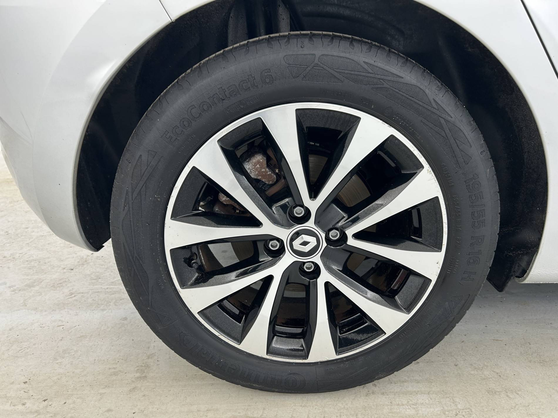 Vente en ligne Renault Clio 5 Clio E-Tech 140 - 21N au prix de 16 890 €