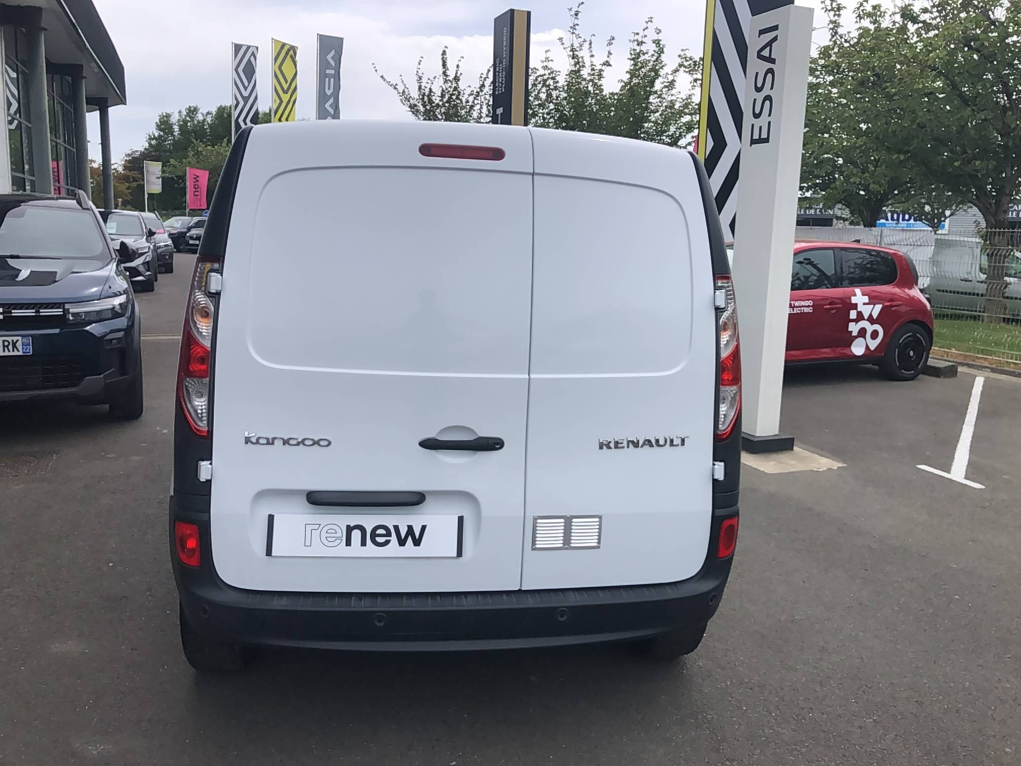 Vente en ligne Renault Kangoo Express  GRAND CONFORT BLUE DCI 115 au prix de 13 490 €