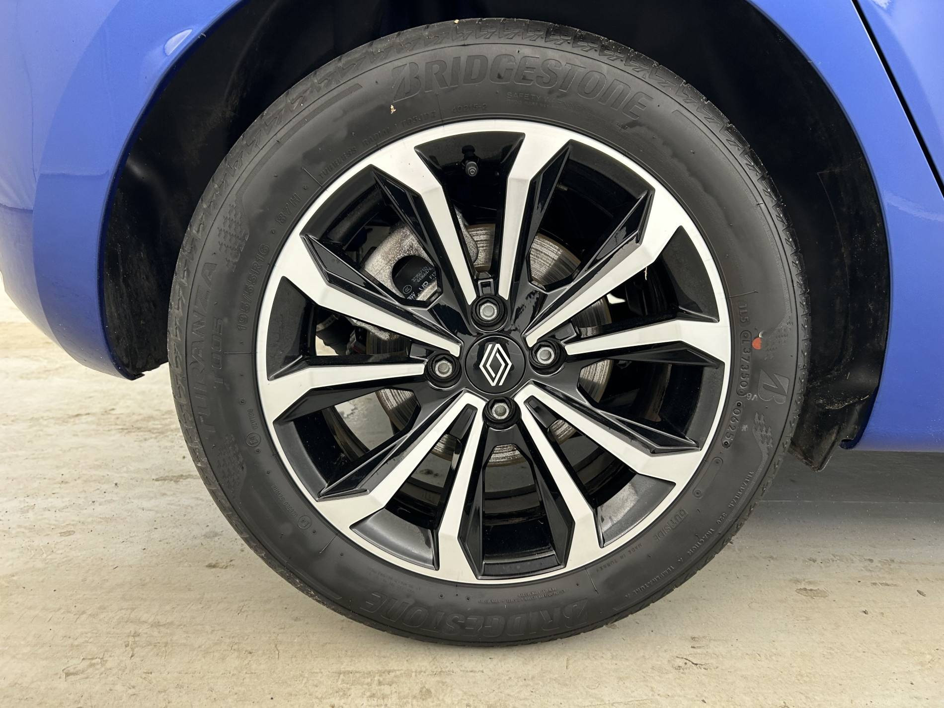 Vente en ligne Renault Clio 5 Clio E-Tech full hybrid 145 ch GSR2 au prix de 20 990 €