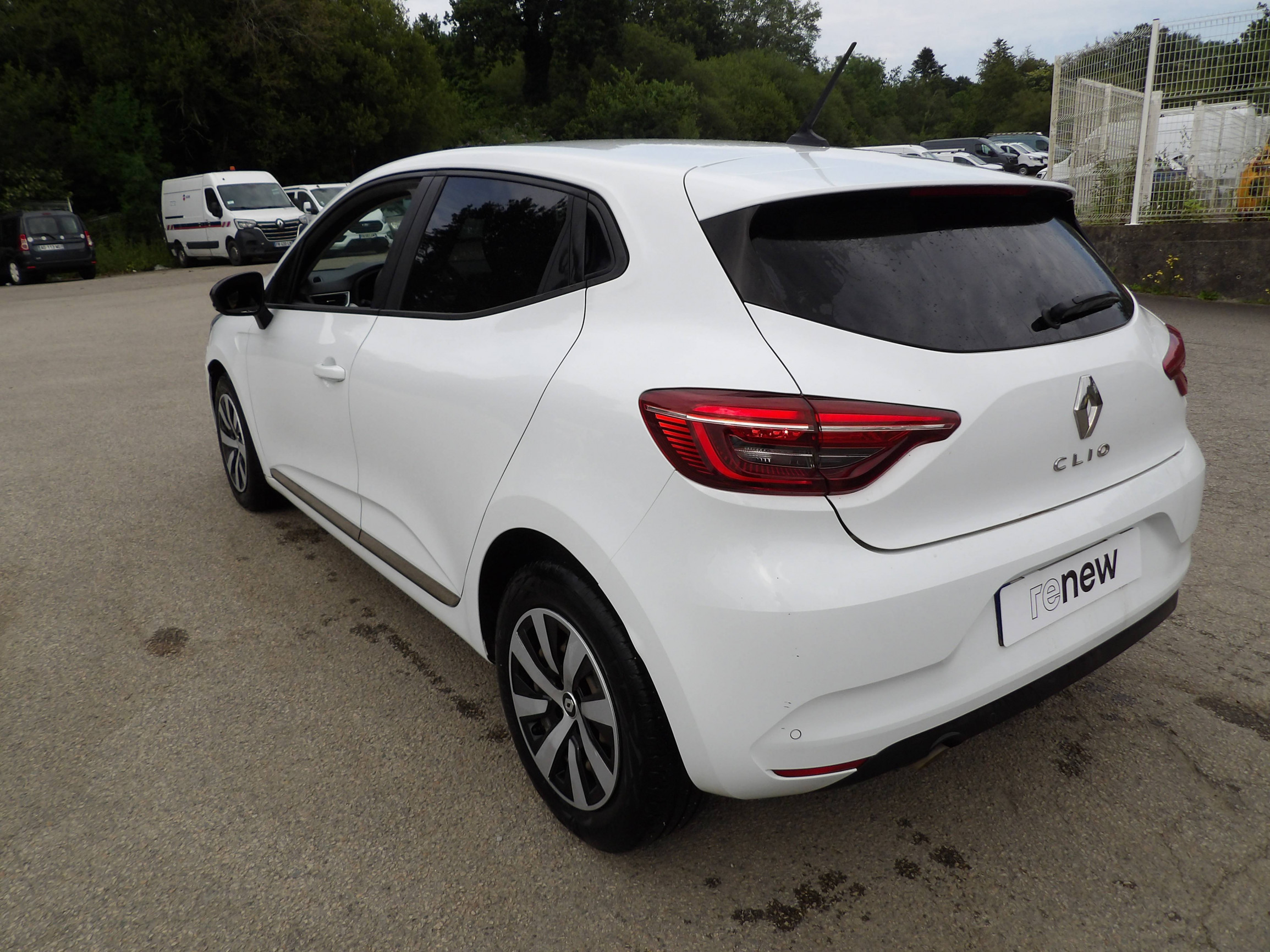 Vente en ligne Renault Clio 5 Clio TCe 90 au prix de 13 799 €