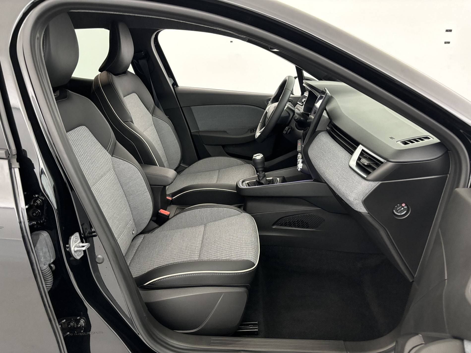 Vente en ligne Renault Clio 5 Clio Eco-G 100 ch GSR2 au prix de 18 390 €