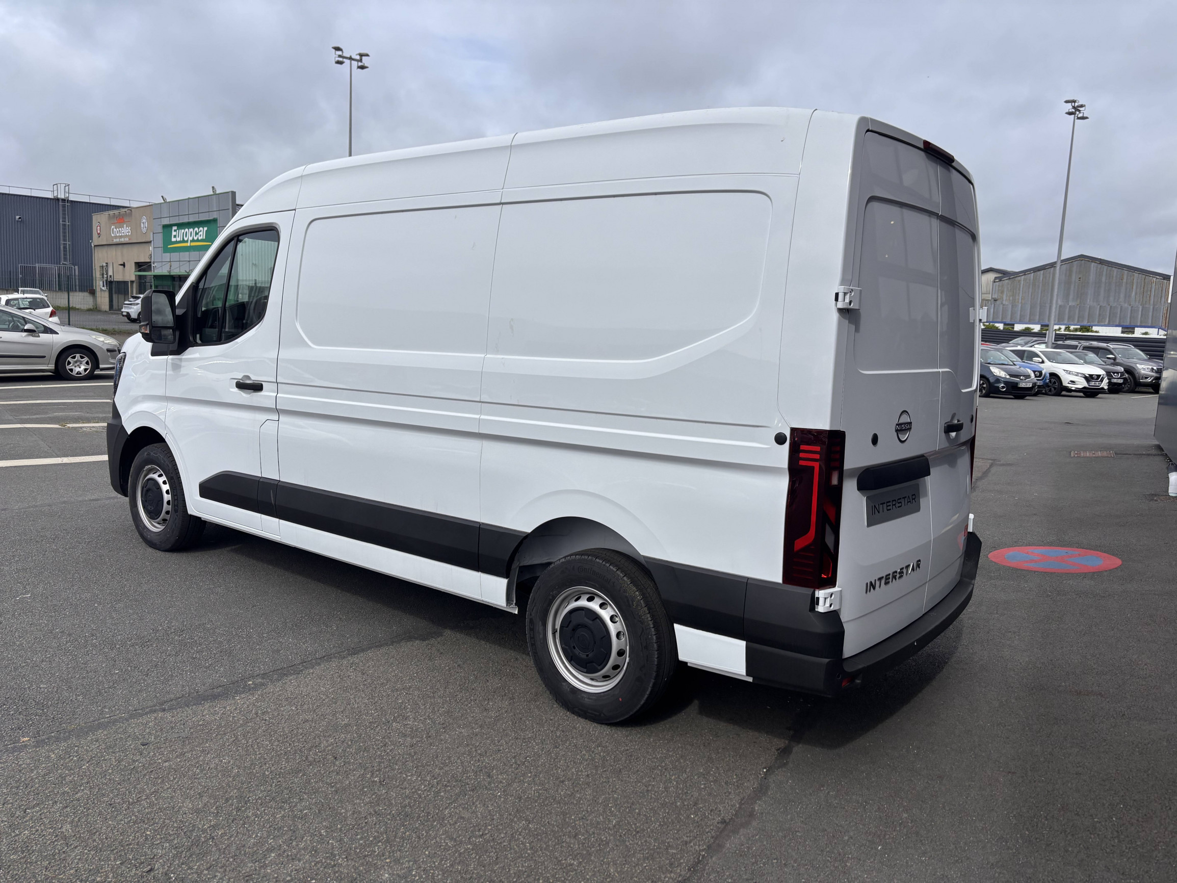 Vente en ligne Nissan Interstar  3T3 L2H2 2.0 DCI 130 au prix de 46 740 €
