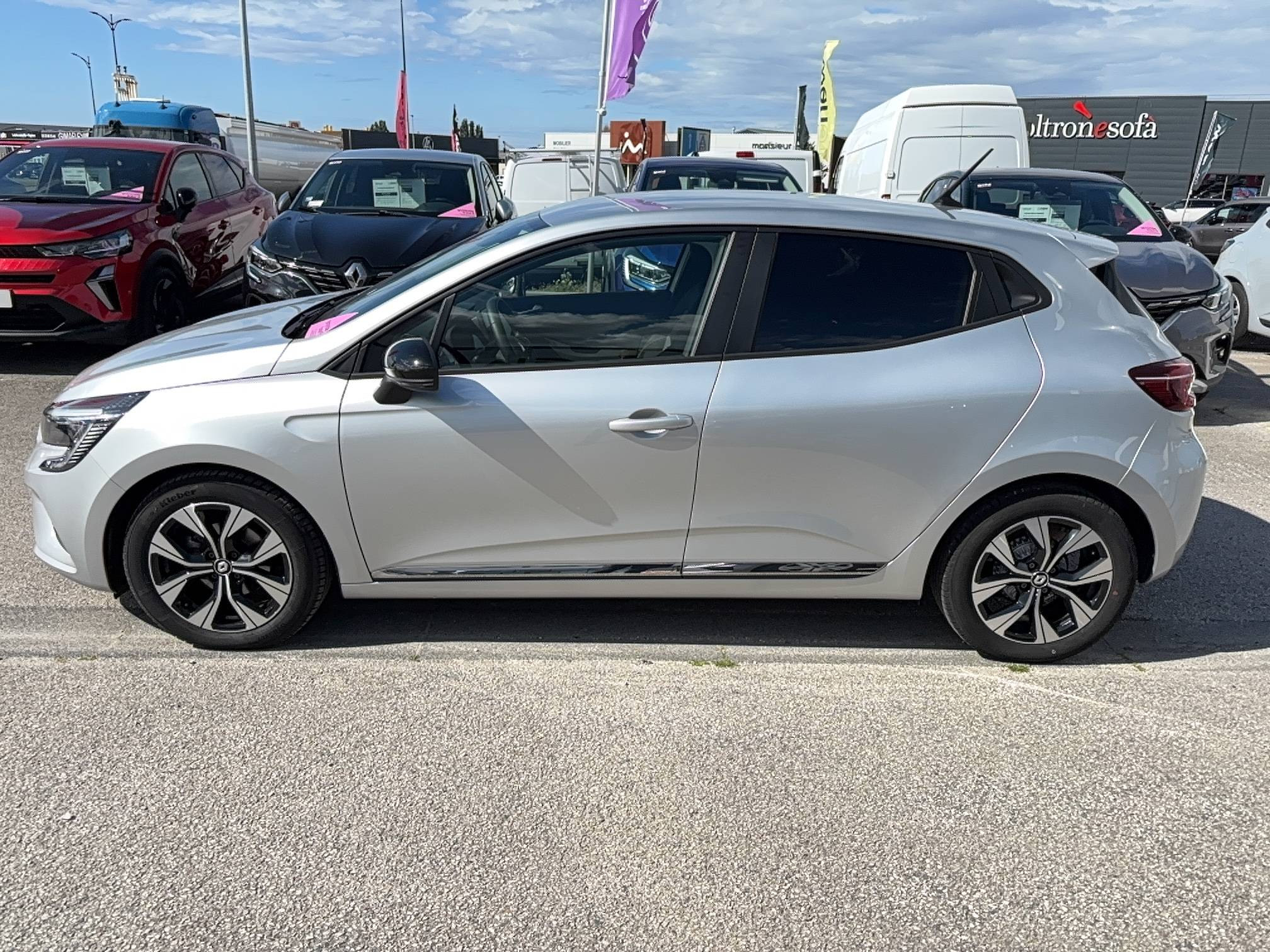 Vente en ligne Renault Clio 5 Clio TCe 90 au prix de 14 290 €