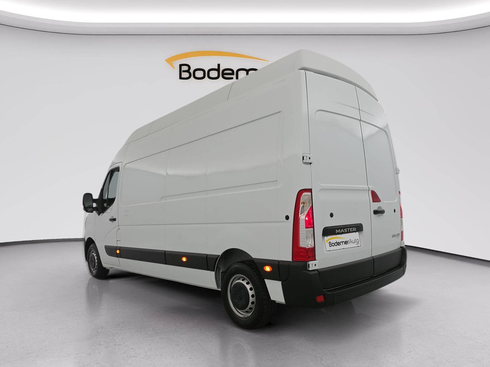 Vente en ligne Renault Master Fourgon MASTER FGN TRAC F3500 L3H3 BLUE DCI 135 au prix de 25 990 €
