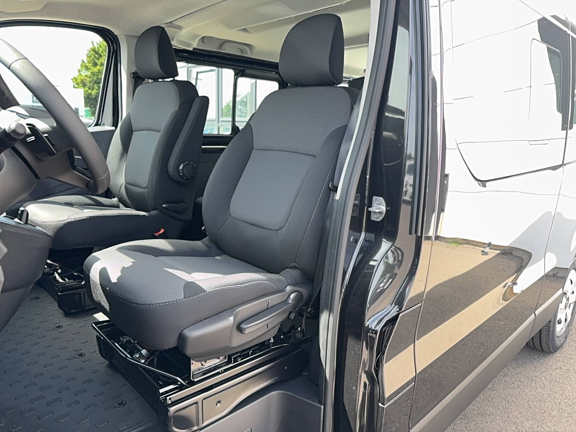 Vente en ligne Renault Trafic 3 Fourgon TRAFIC FG BLUE DCI 150 L2H2 3T GSR2 au prix de 30 990 €