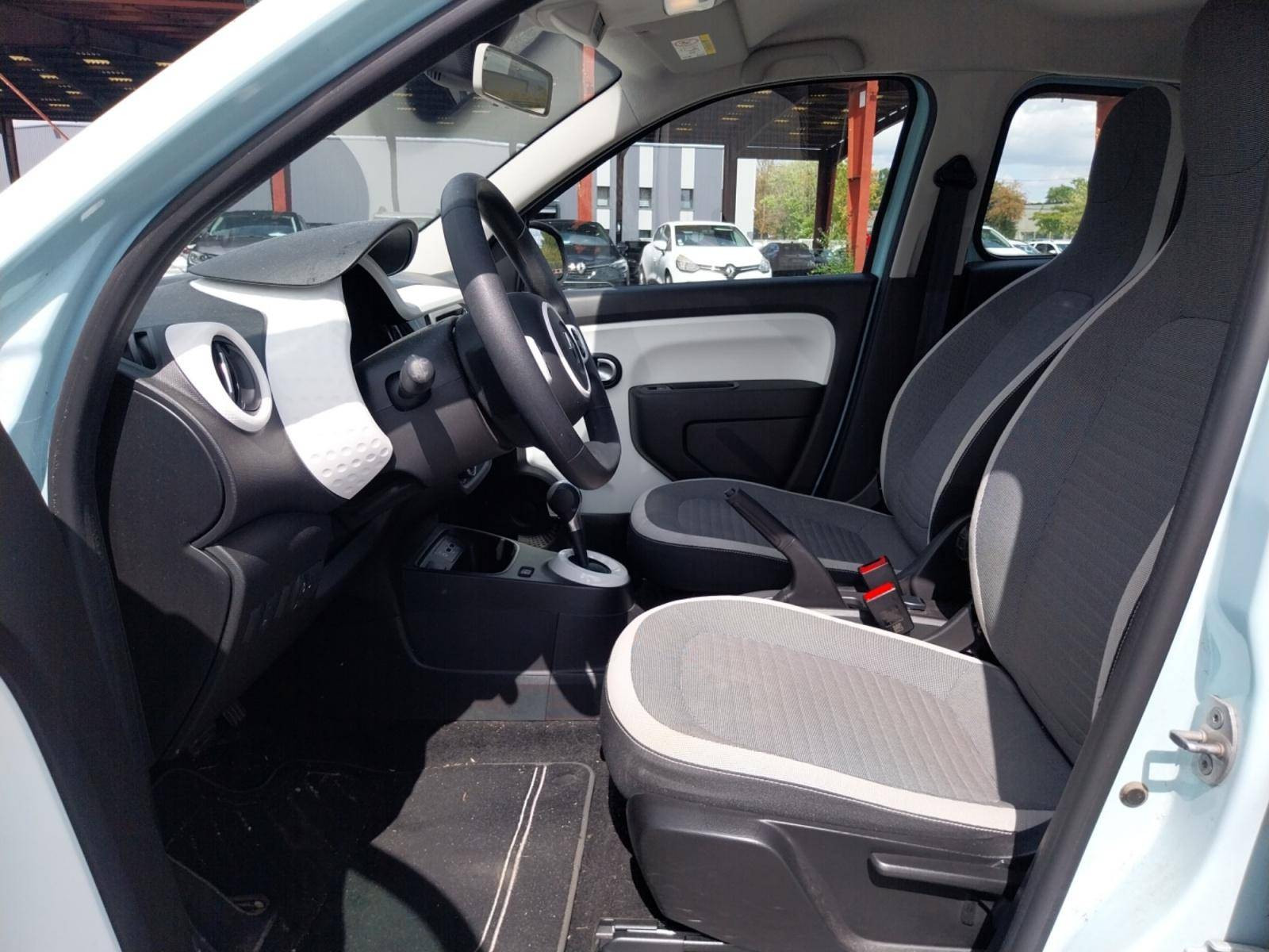 Vente en ligne Renault Twingo Electrique Twingo III E-Tech au prix de 13 490 €