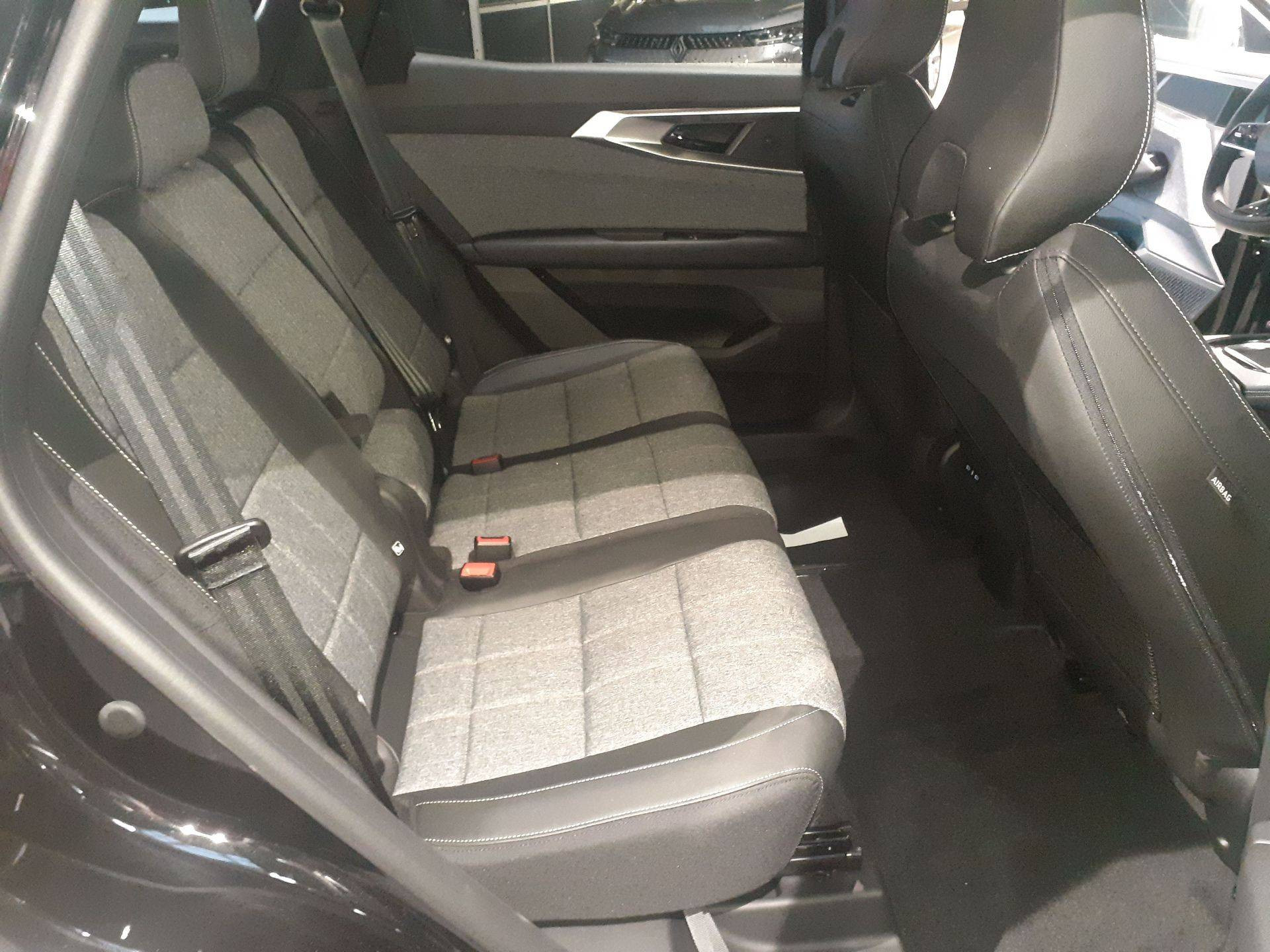 Vente en ligne Renault Espace Espace full hybrid E-Tech 200 ch 5pl au prix de 40 990 €