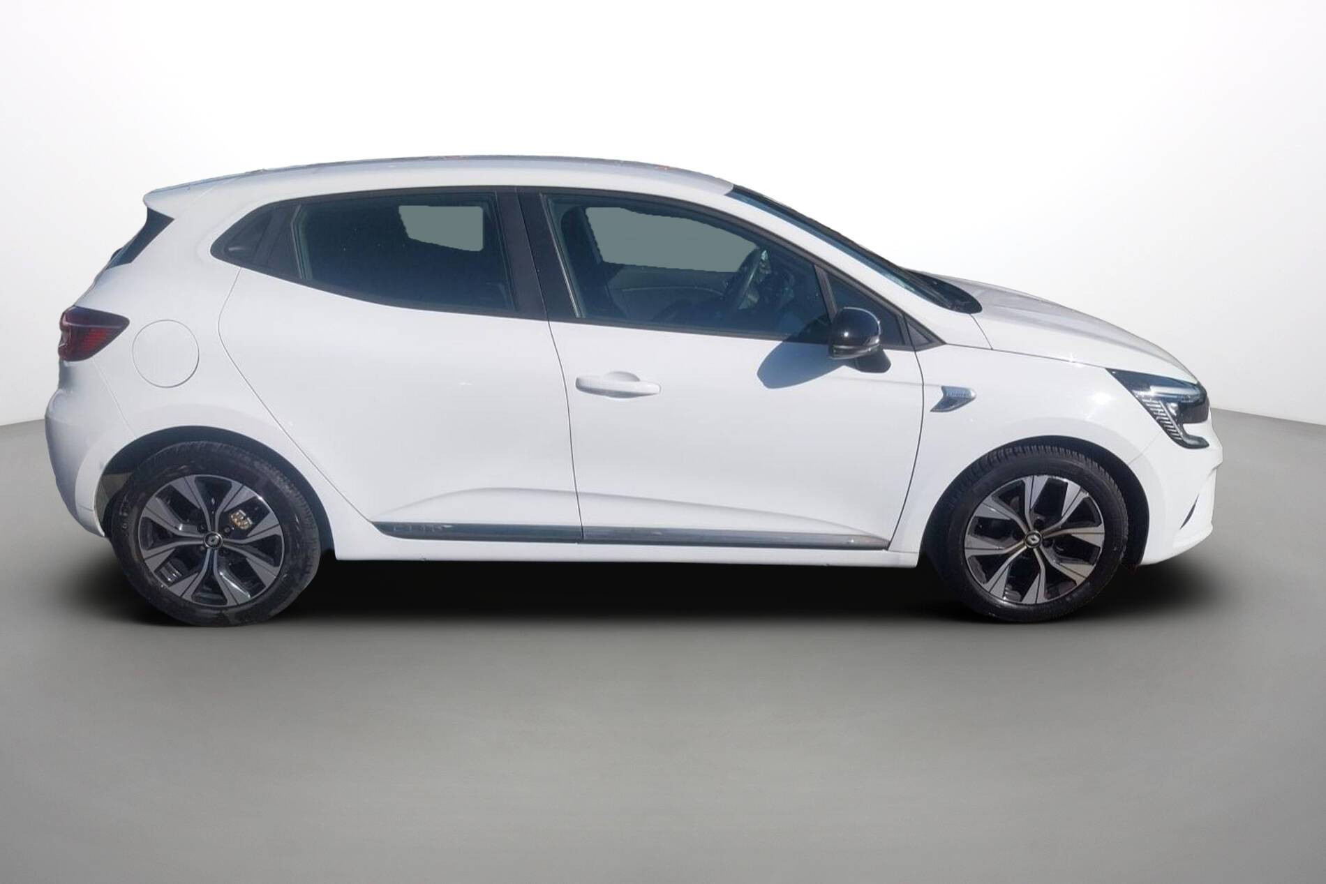 Vente en ligne Renault Clio 5 Clio TCe 90 - 21 au prix de 11 990 €