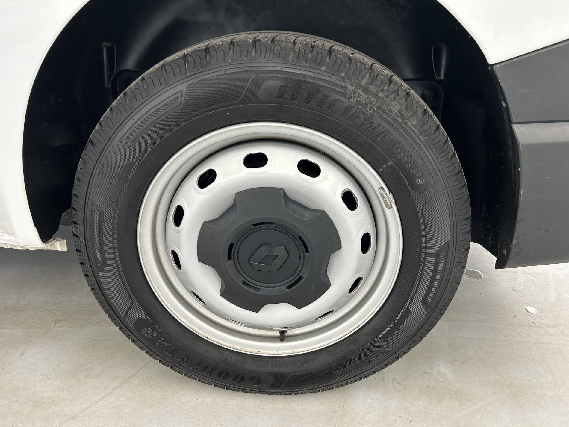 Vente en ligne Renault Trafic 3 Fourgon TRAFIC FG BLUE DCI 130 L1H1 3T GSR2 au prix de 25 390 €