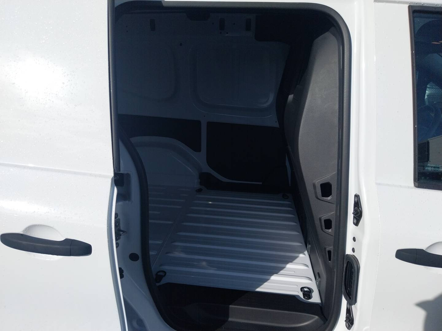 Vente en ligne Renault Kangoo Van  FG TOLE BLUE DCI 95 L1 GSR2 au prix de 32 160 €