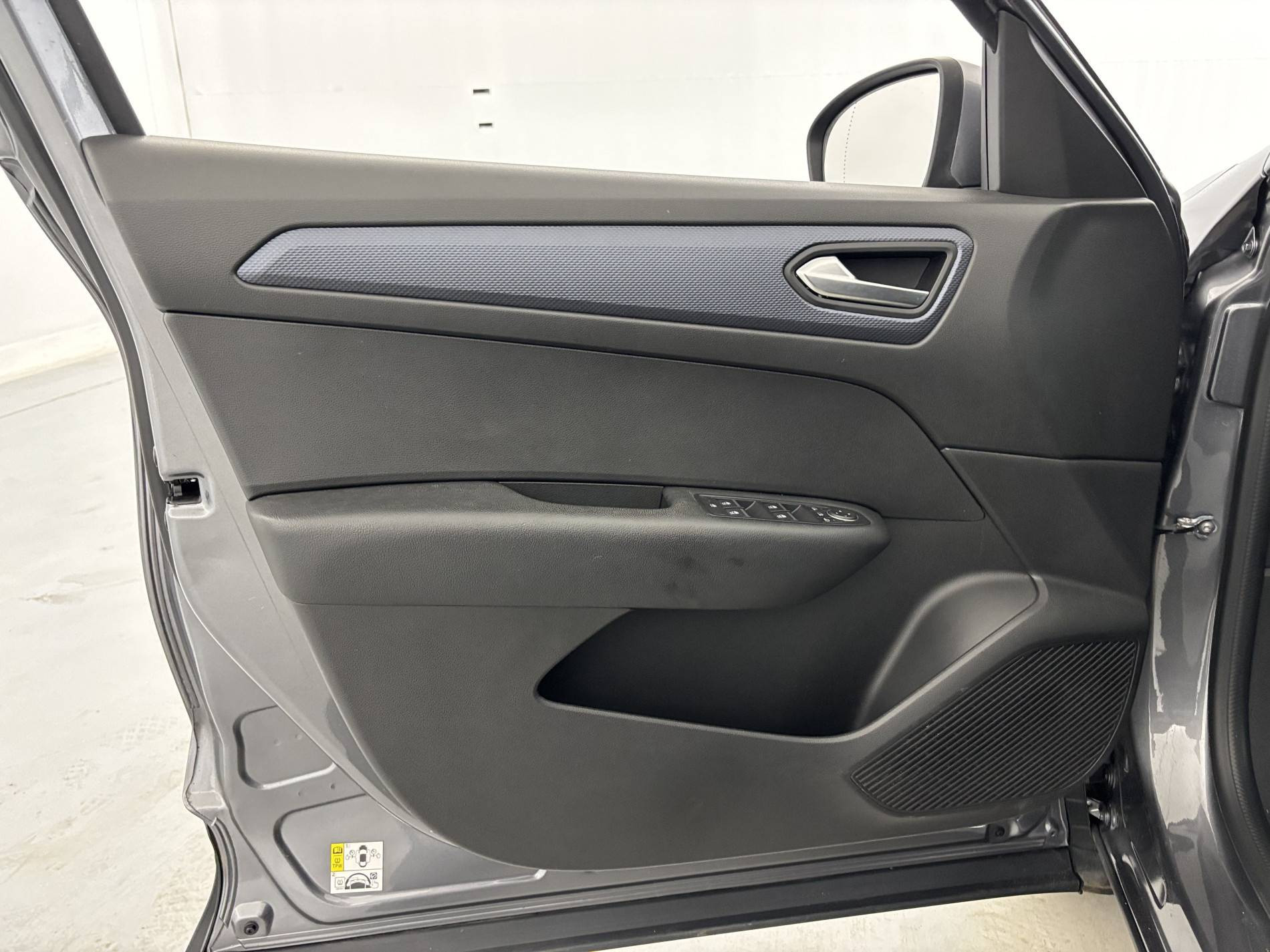 Vente en ligne Renault Arkana  E-Tech hybride 145 - 22 au prix de 18 990 €