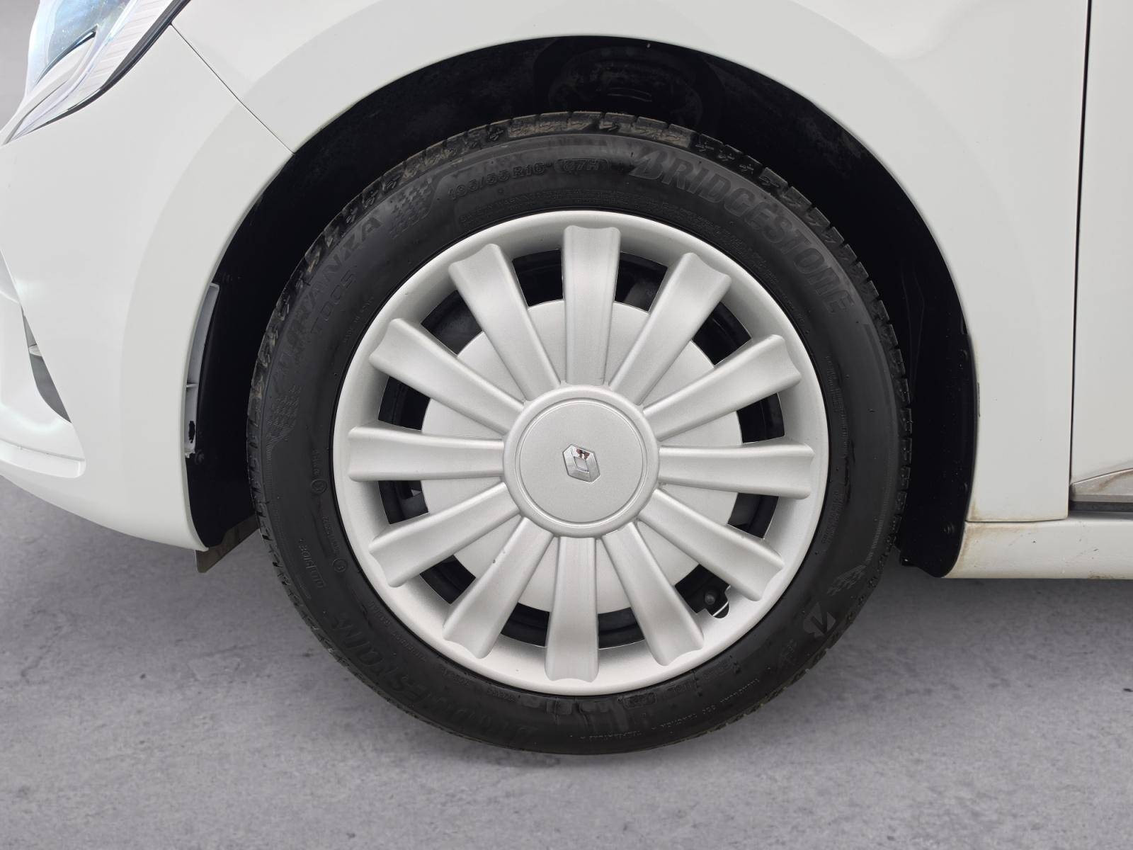 Vente en ligne Renault Clio 5 Clio TCe 90 - 21 au prix de 12 791 €