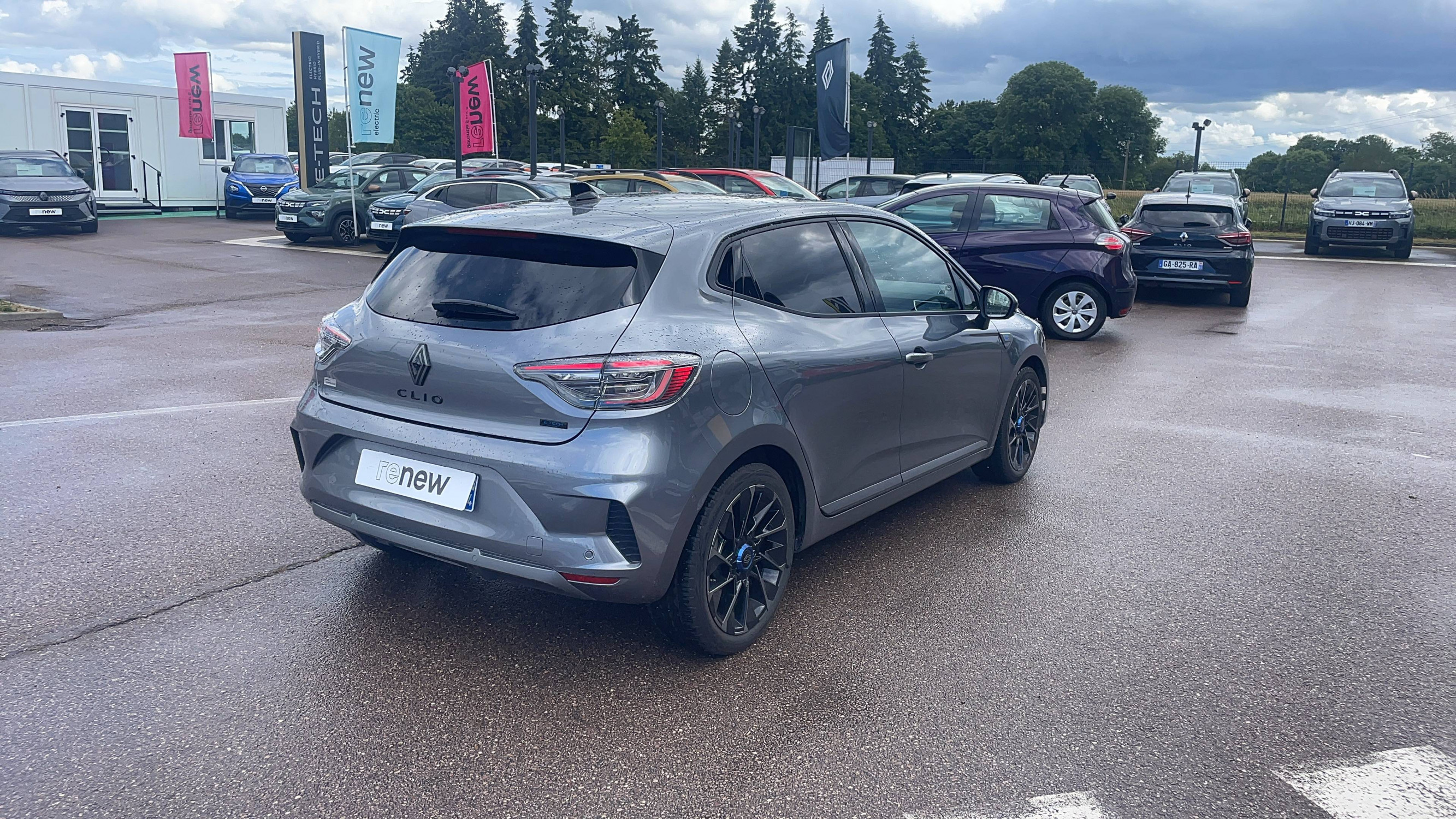 Vente en ligne Renault Clio 5 Clio E-Tech full hybrid 145 au prix de 21 491 €