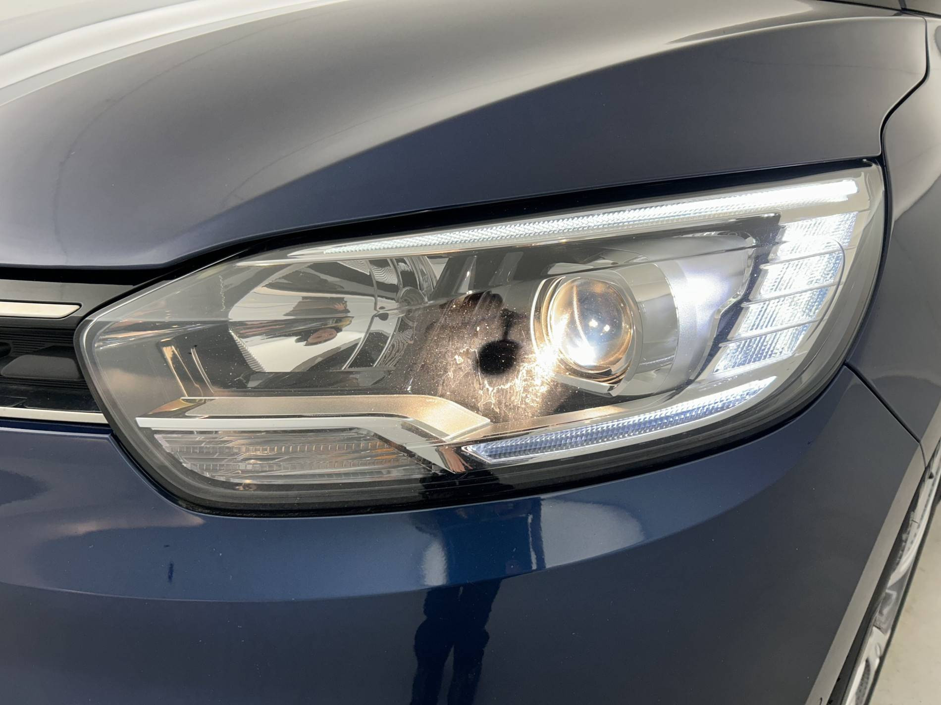 Vente en ligne Renault Scenic 4 Scenic Blue dCi 120 au prix de 16 390 €