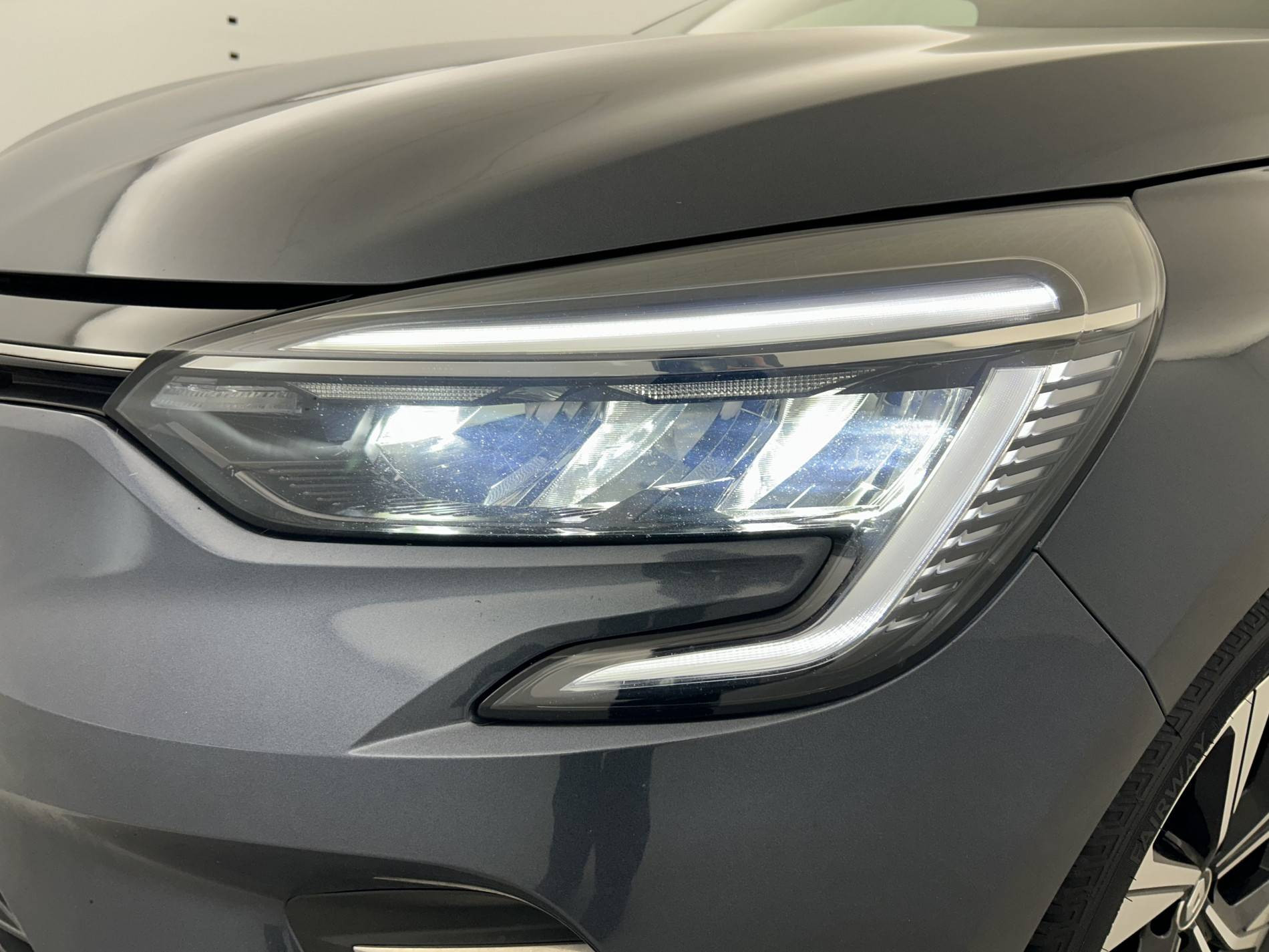 Vente en ligne Renault Clio 5 Clio E-Tech full hybrid 145 au prix de 16 790 €