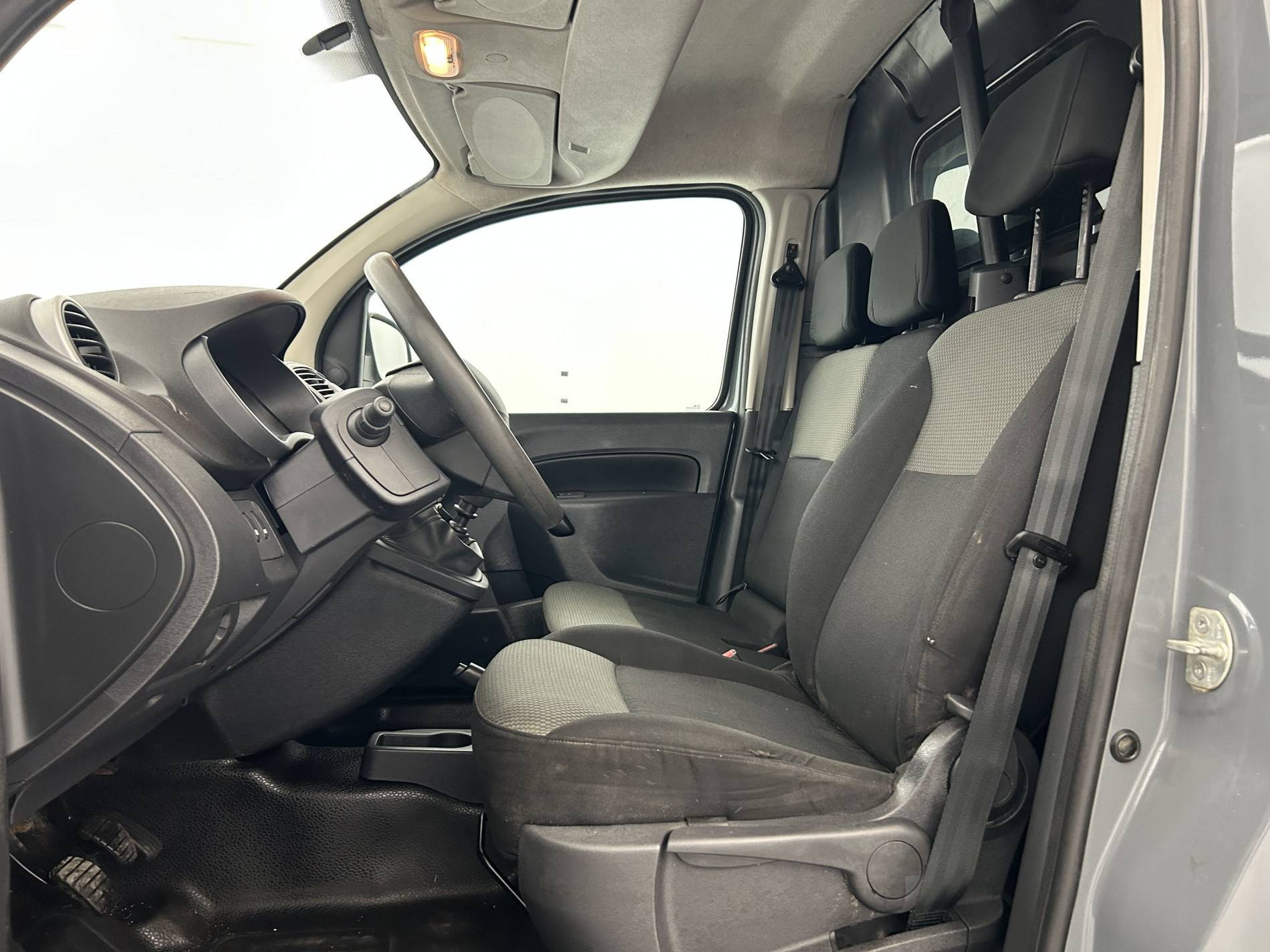 Vente en ligne Renault Kangoo Express  BLUE DCI 80 au prix de 11 990 €