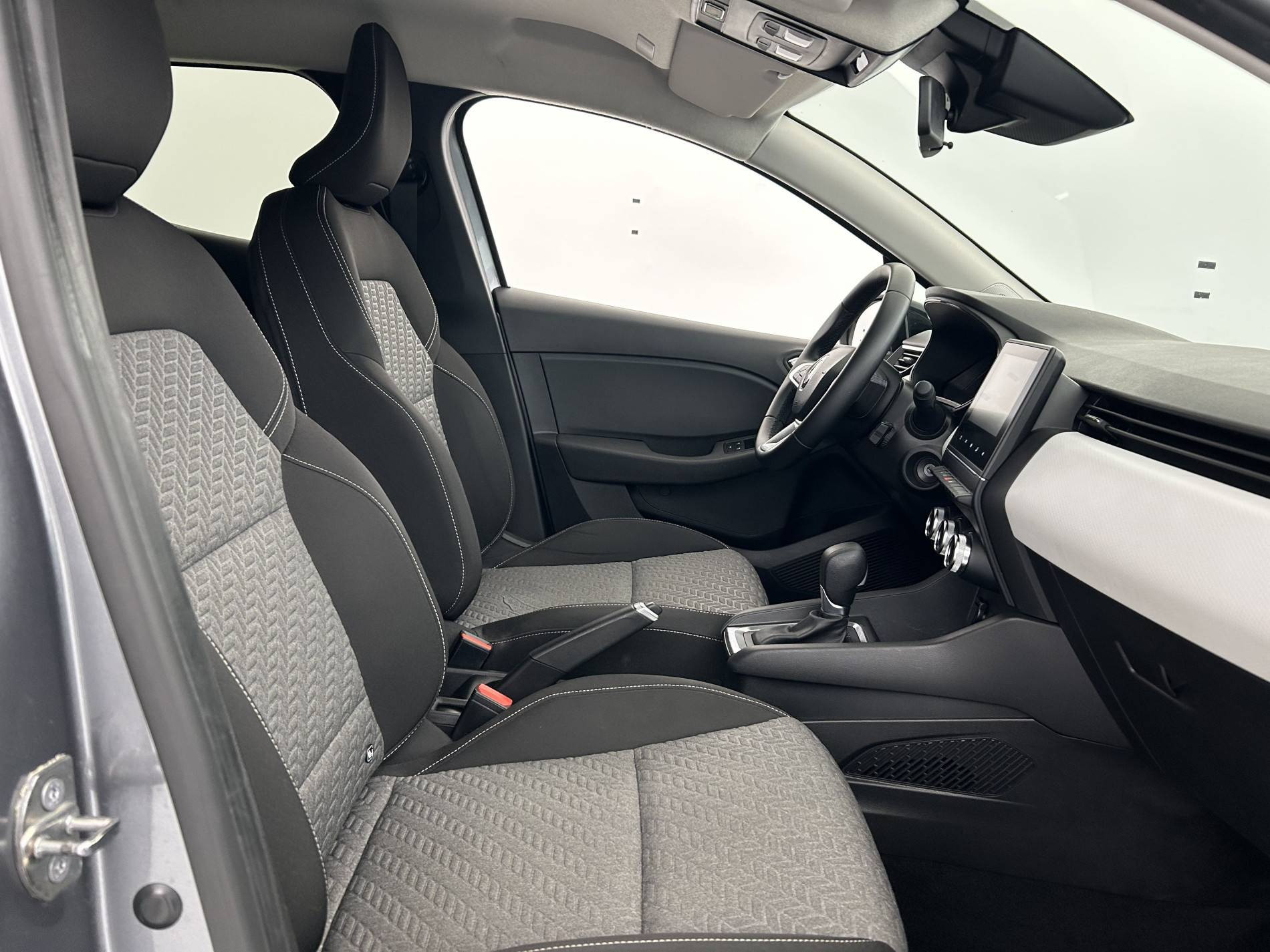 Vente en ligne Renault Clio 5 Clio E-Tech full hybrid 145 au prix de 17 390 €