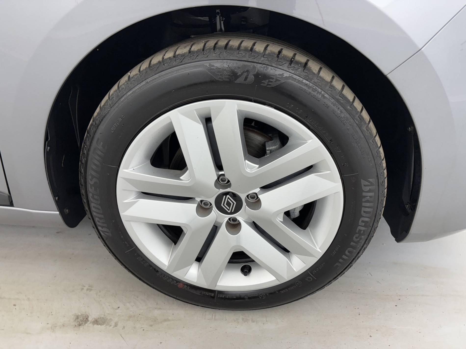 Vente en ligne Renault Clio 5 Clio Blue dCi 100 ch GSR2 au prix de 18 191 €