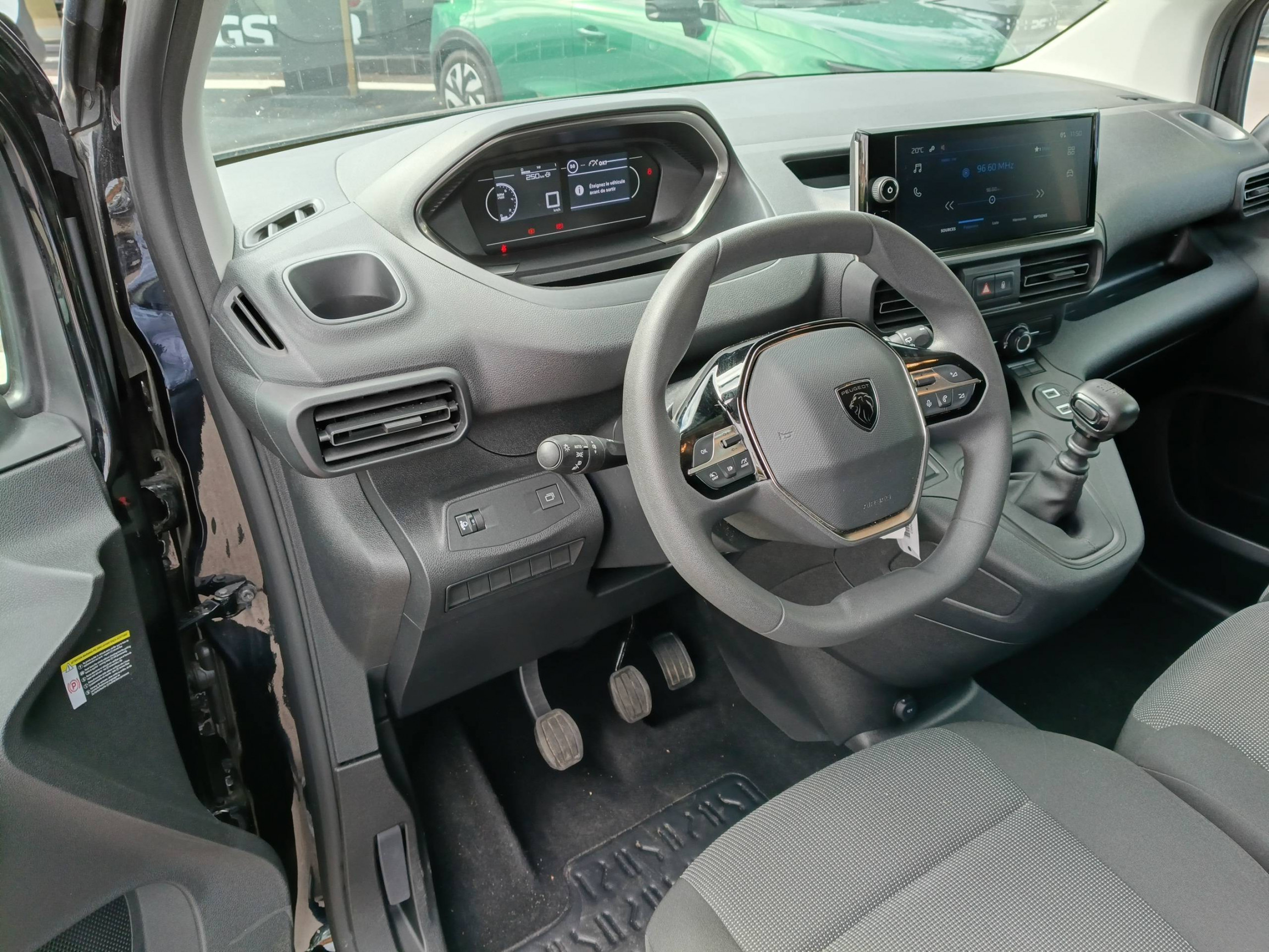 Vente en ligne Peugeot Partner Fourgon  M 650 KG BLUEHDI 130 S&S BVM6 au prix de 19 990 €