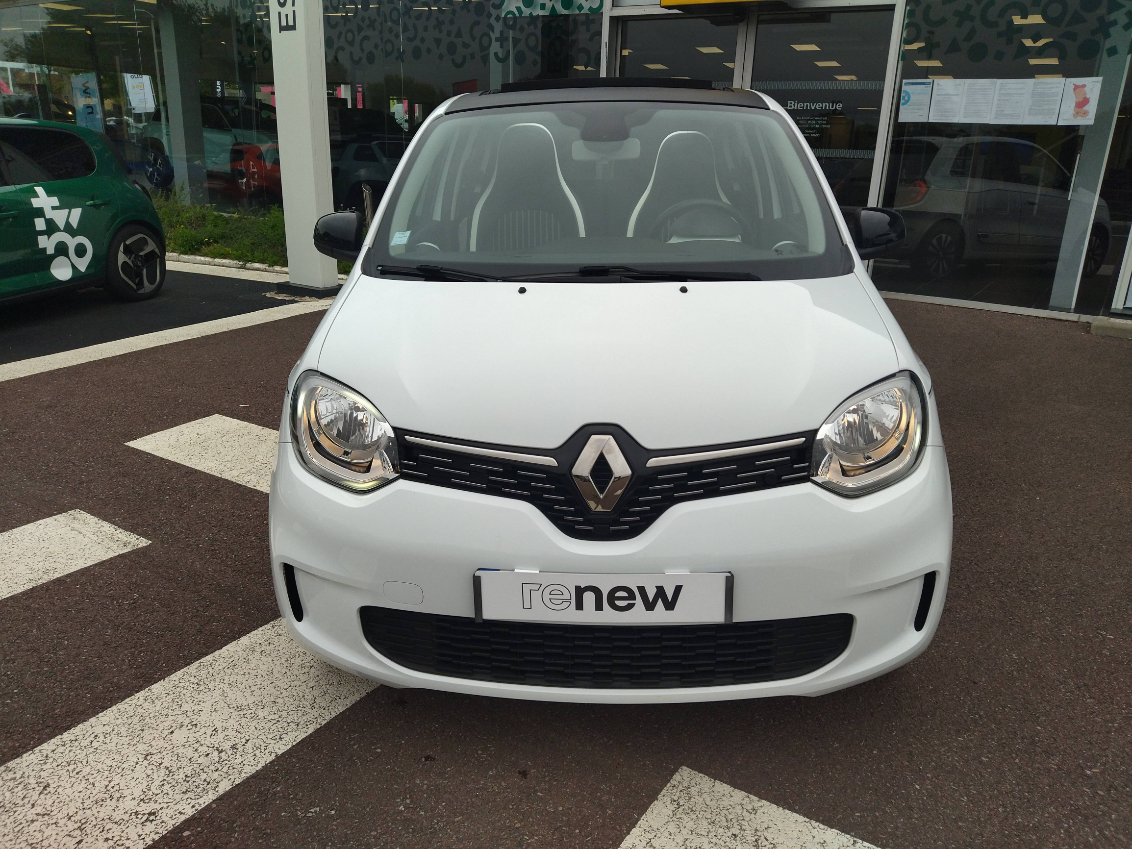 Vente en ligne Renault Twingo Electrique Twingo III E-Tech au prix de 12 189 €