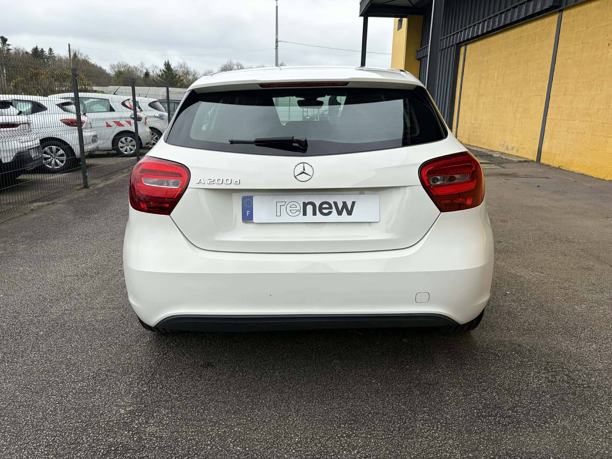 Vente en ligne Mercedes Classe A  200 d 7G-DCT au prix de 16 990 €