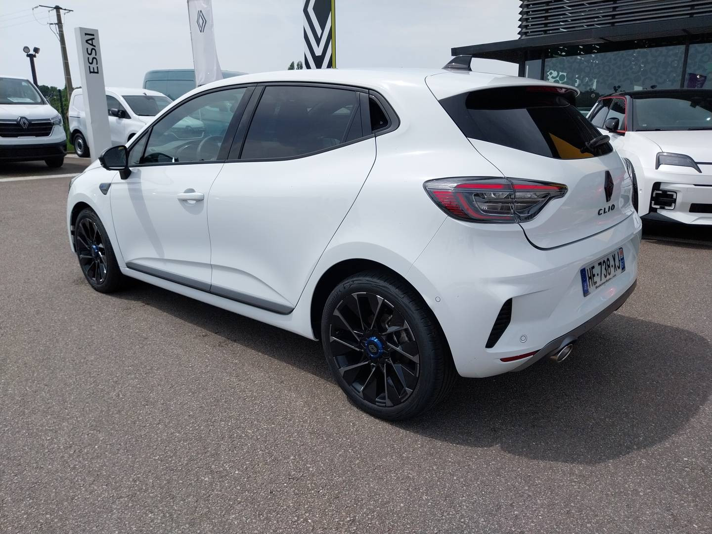 Vente en ligne Renault Clio esprit Alpine TCe 90 ch - 24 au prix de 21 491 €