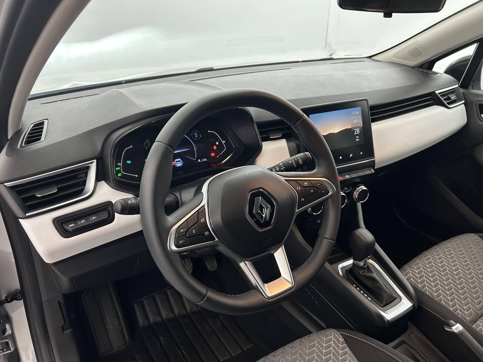 Vente en ligne Renault Clio 5 Clio E-Tech full hybrid 145 au prix de 17 490 €