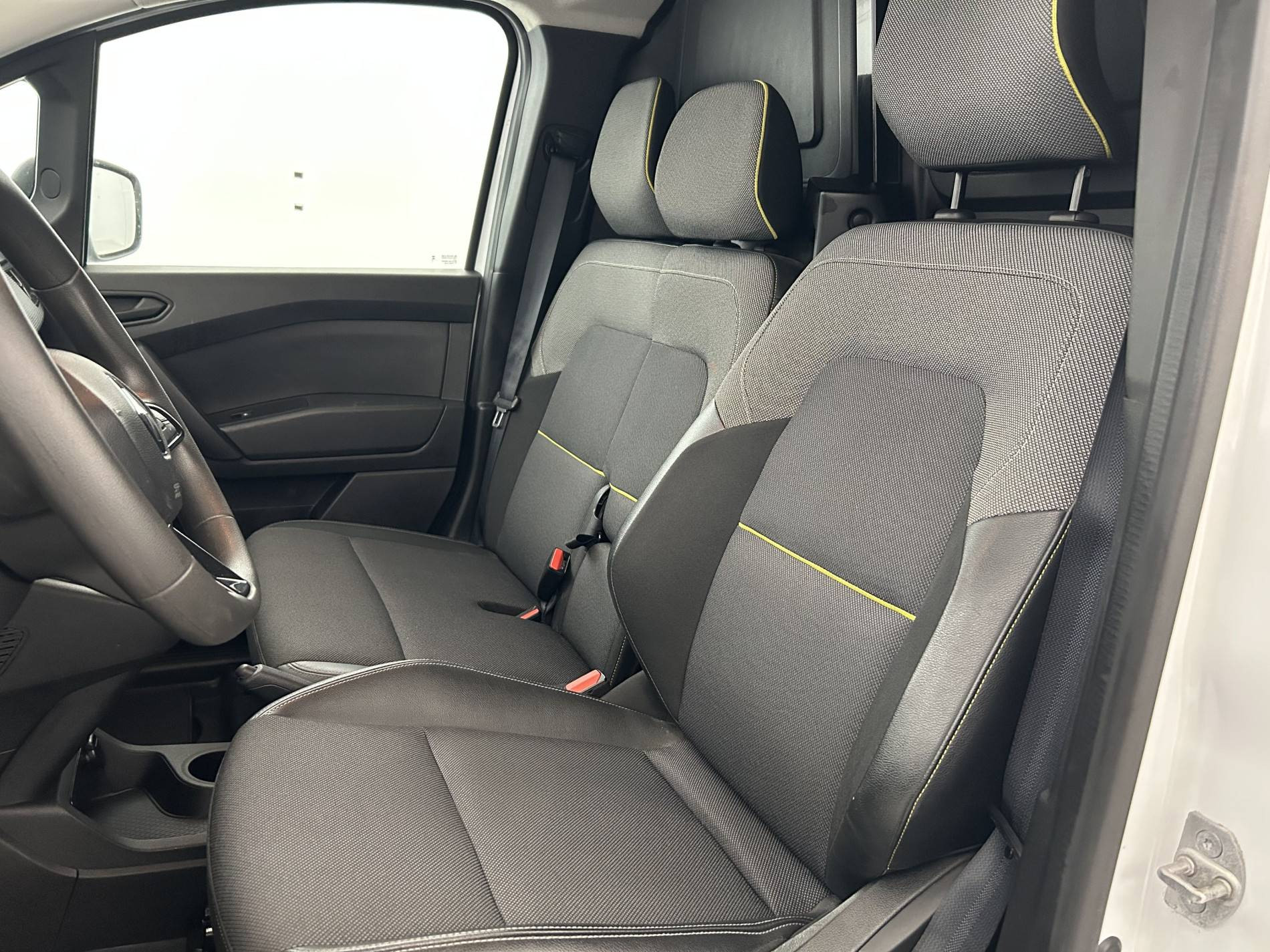 Vente en ligne Renault Kangoo Van  BLUE DCI 115 EDC au prix de 18 590 €