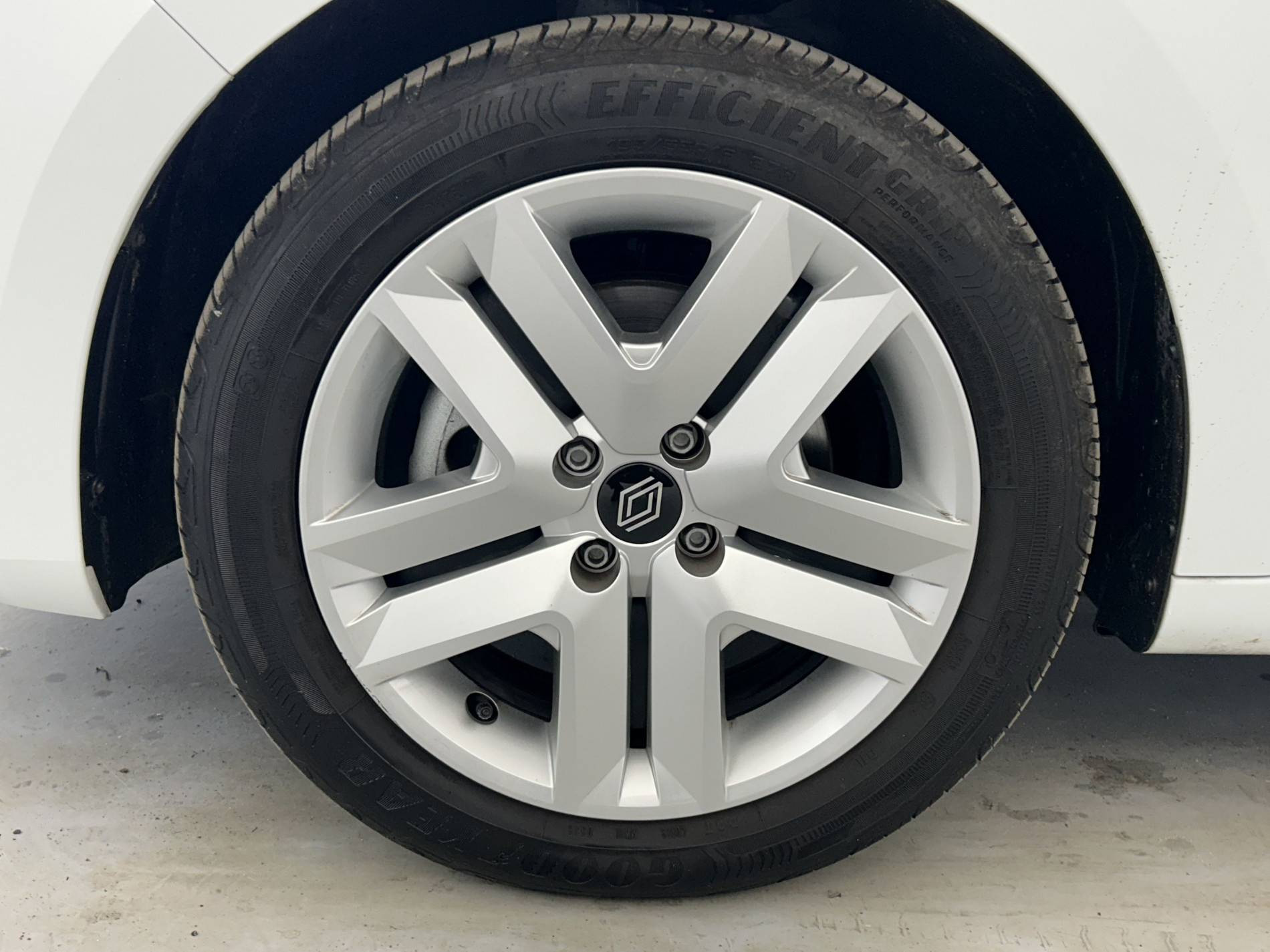 Vente en ligne Renault Clio 5 Clio Blue dCi 100 ch GSR2 au prix de 18 690 €