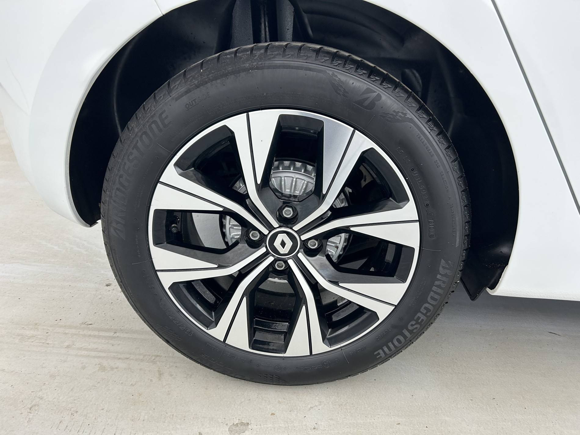 Vente en ligne Renault Clio 5 Clio TCe 100 GPL au prix de 14 390 €