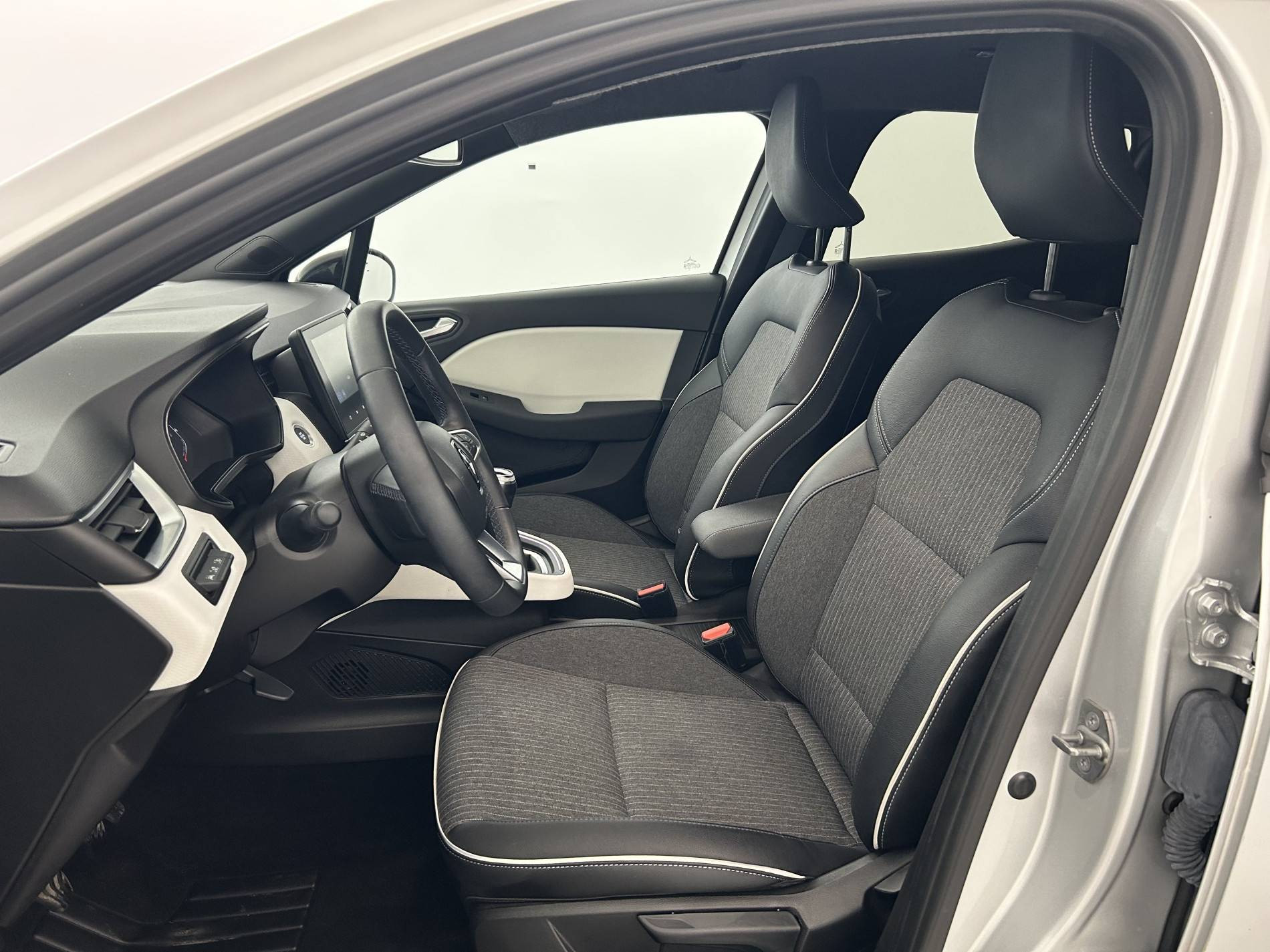 Vente en ligne Renault Clio 5 Clio TCe 90 au prix de 14 990 €