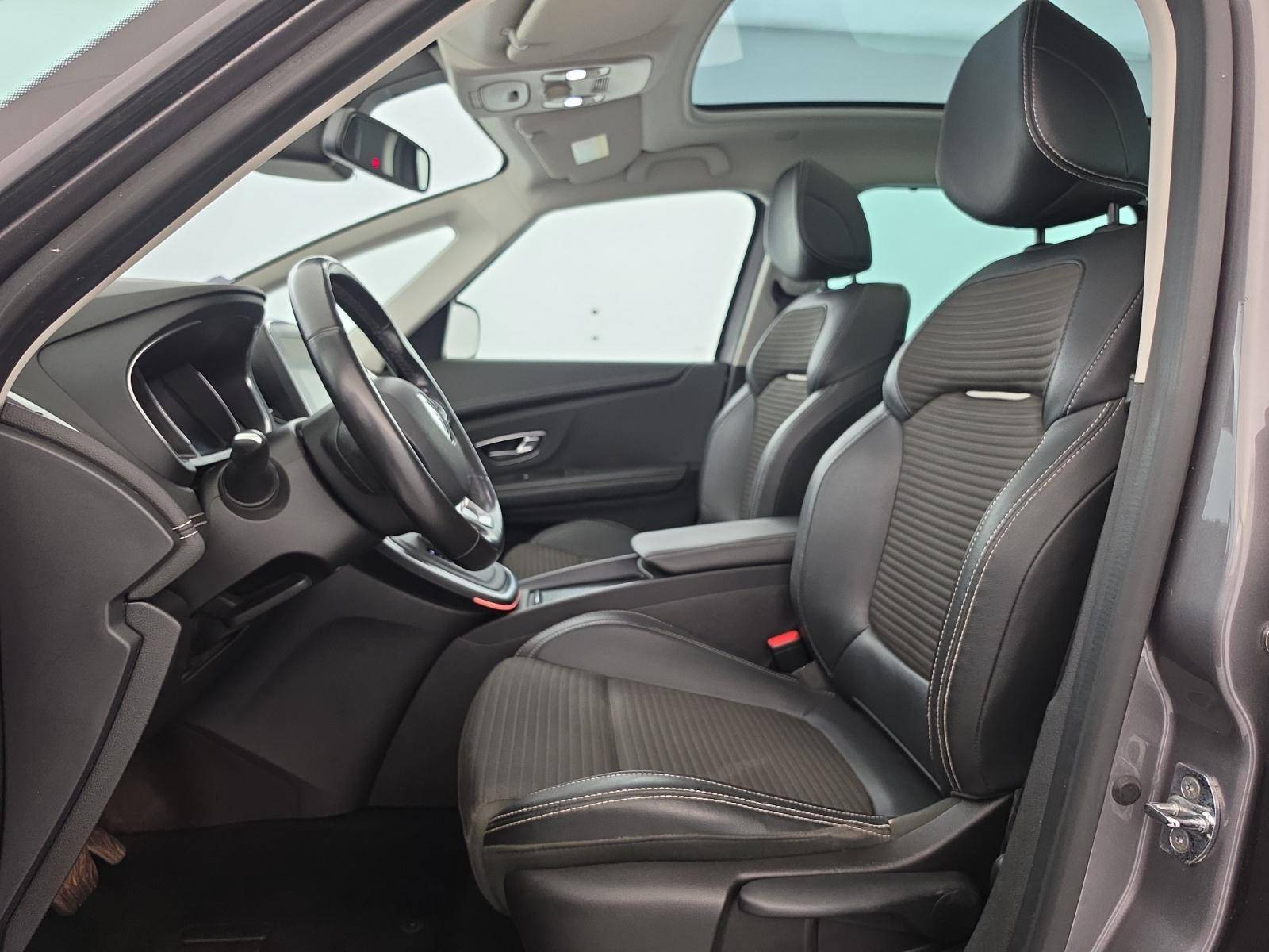 Vente en ligne Renault Grand Scenic 4 Grand Scenic Blue dCi 150 EDC au prix de 16 490 €