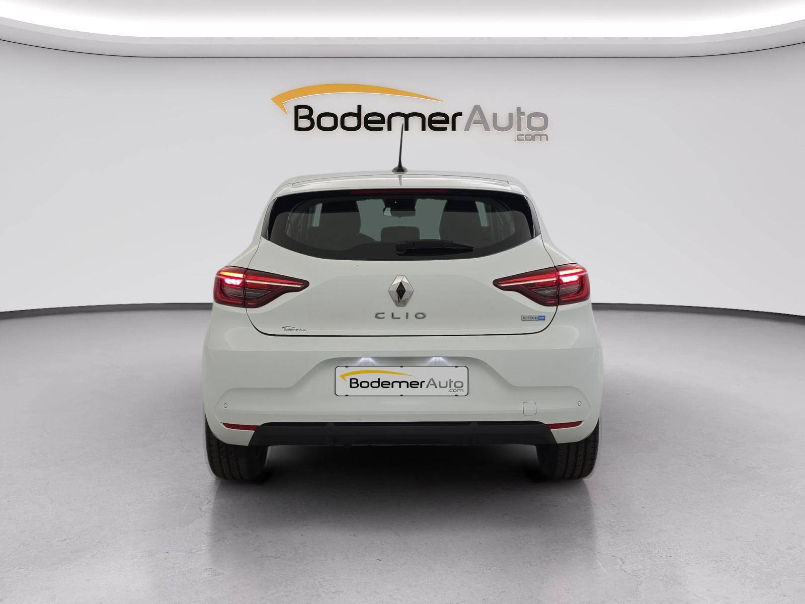 Vente en ligne Renault Clio 5 Clio E-Tech 140 au prix de 13 990 €