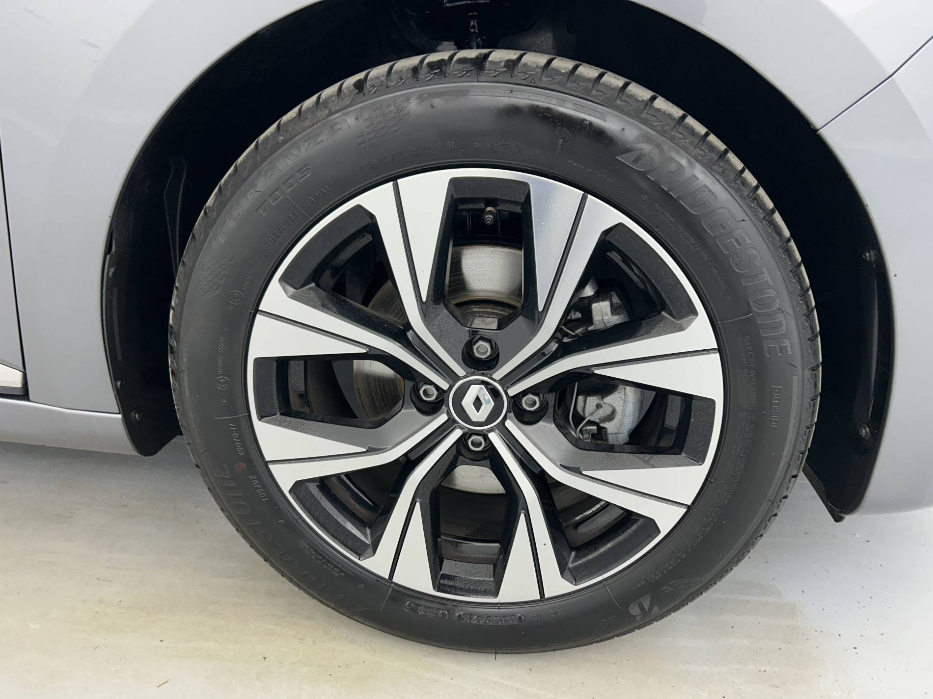 Vente en ligne Renault Clio 5 Clio Blue dCi 100 au prix de 16 490 €