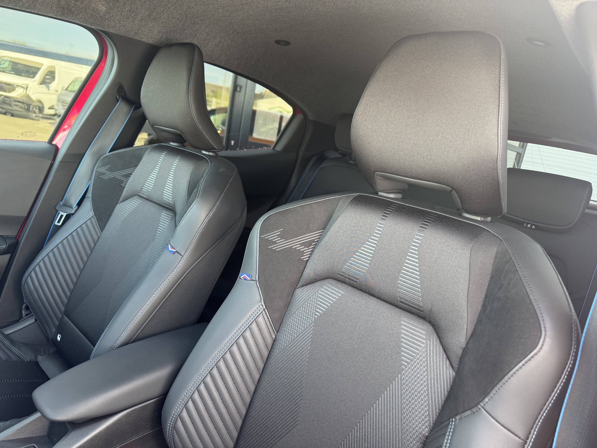 Vente en ligne Renault Clio 6 Clio E-Tech full hybrid 160 ch au prix de 29 290 €