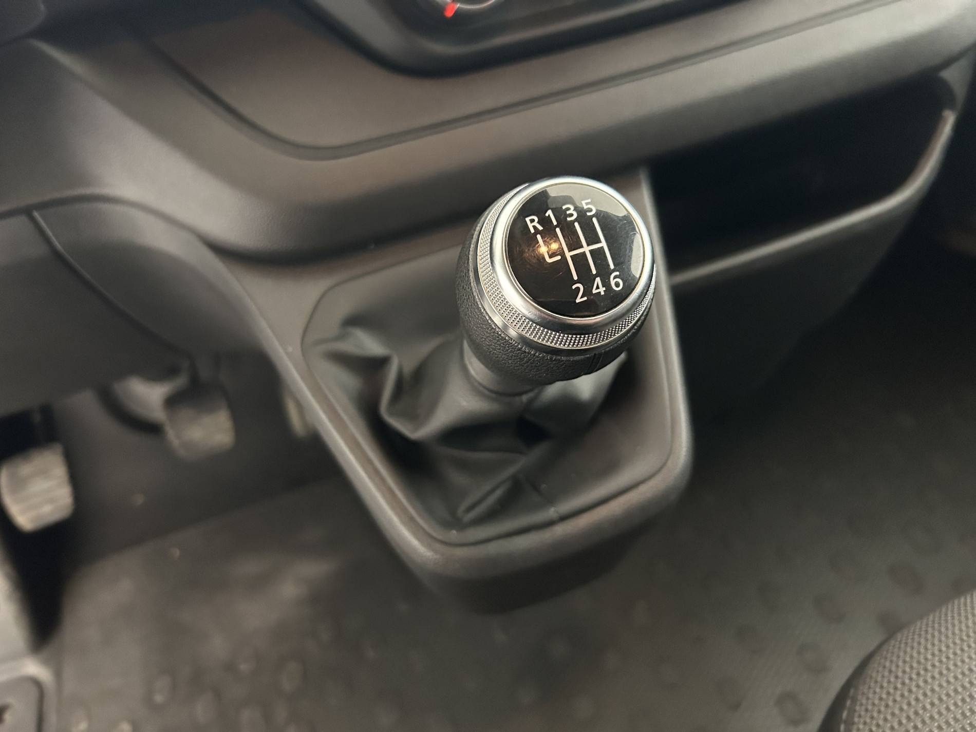 Vente en ligne Renault Trafic 3 Fourgon TRAFIC FG BLUE DCI 130 L1H1 3T GSR2 au prix de 25 390 €