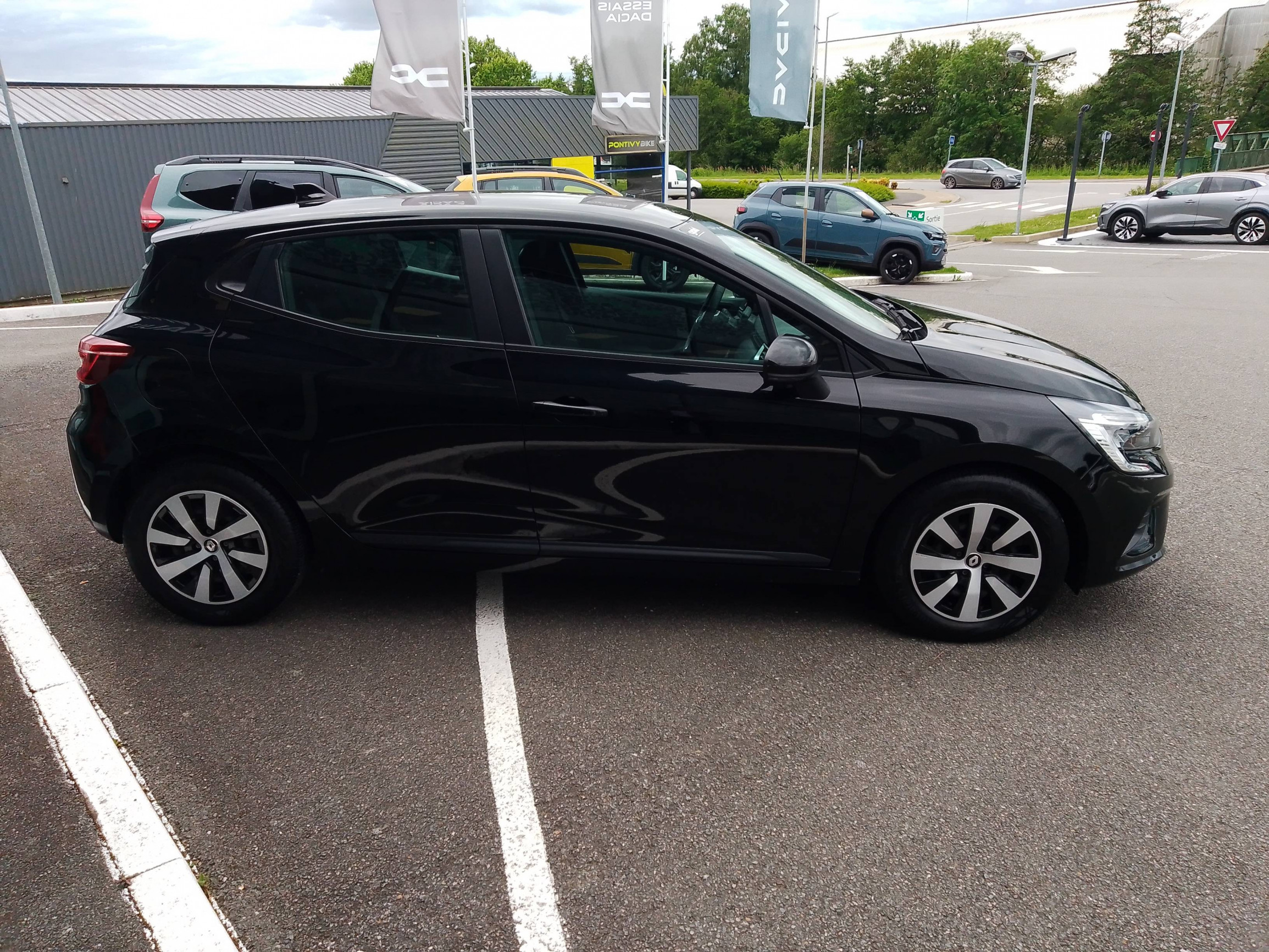Vente en ligne Renault Clio 5 Clio TCe 90 au prix de 13 490 €