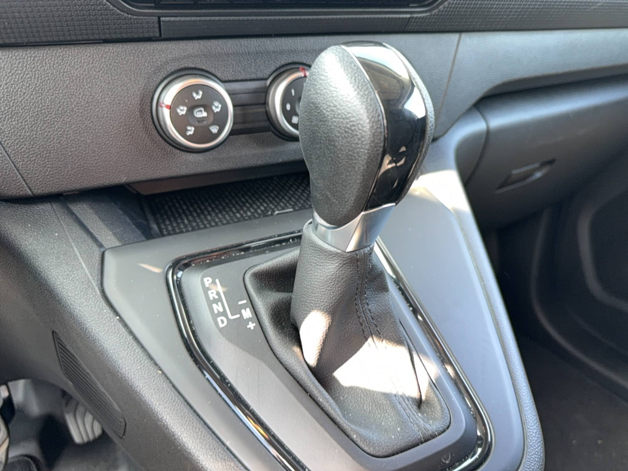 Vente en ligne Renault Kangoo Van  TOLE L1 BLUE DCI 95 AUTO au prix de 33 240 €