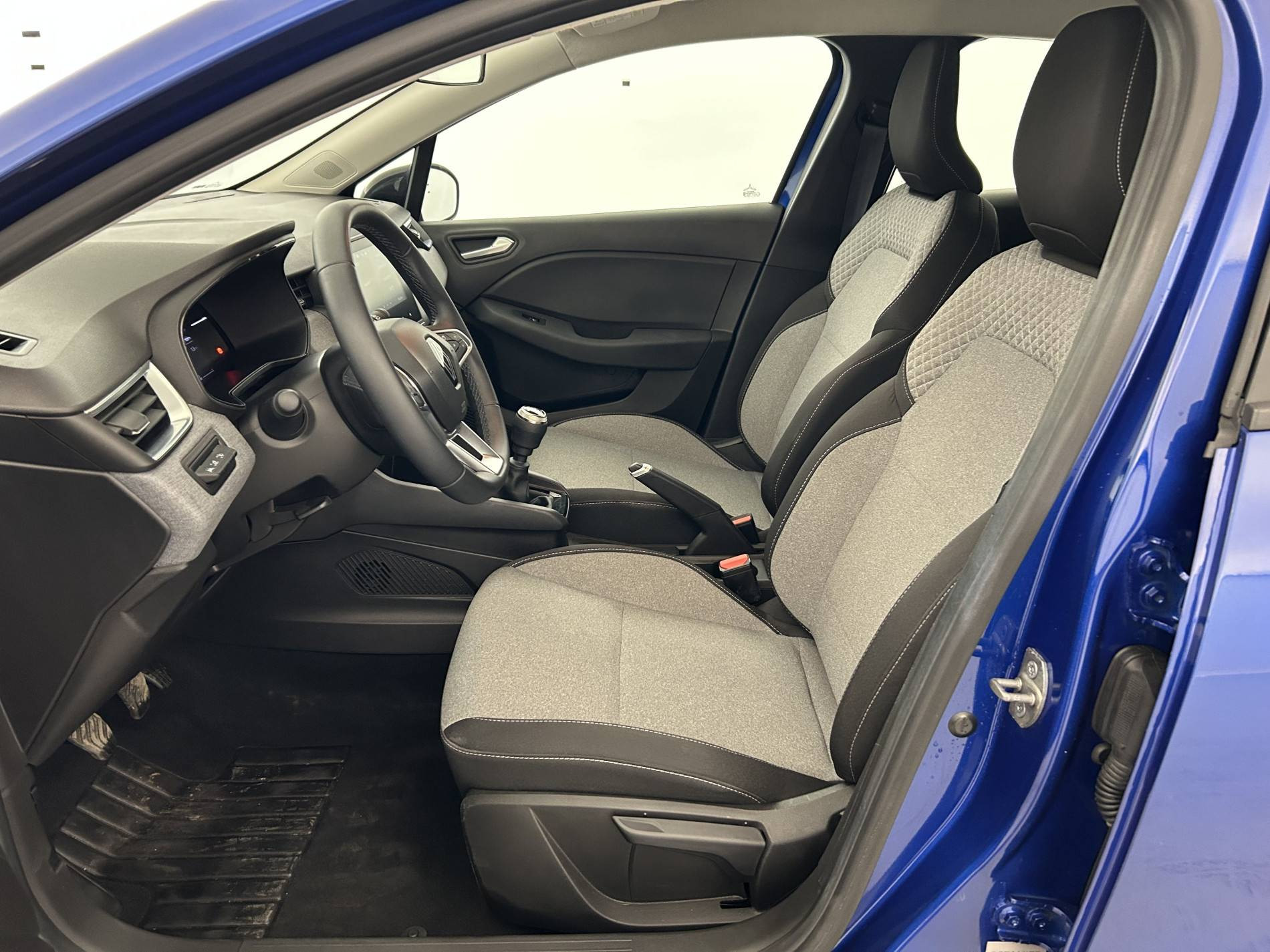 Vente en ligne Renault Clio 5 Clio TCe 90 au prix de 15 990 €