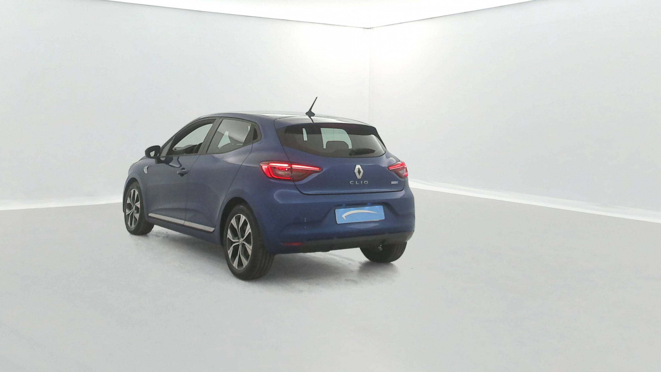 Vente en ligne Renault Clio 5 Clio E-Tech 140 - 21N au prix de 14 990 €
