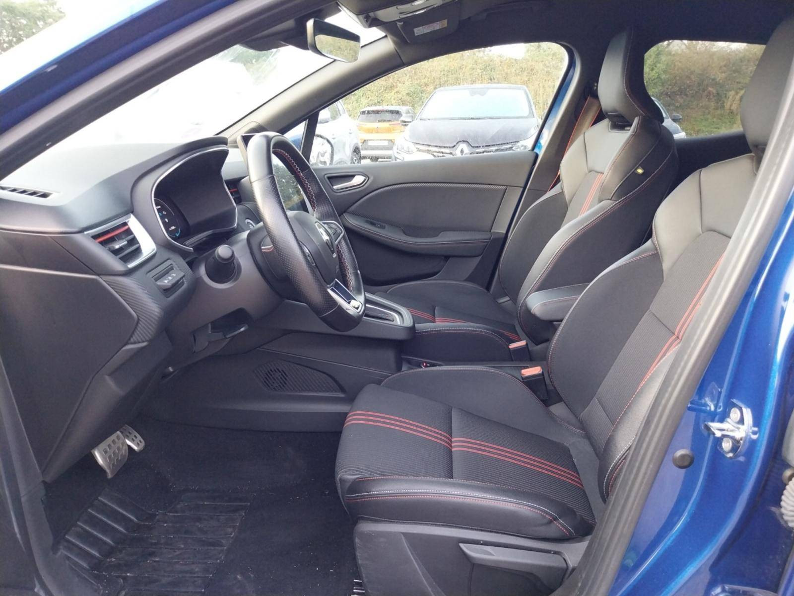 Vente en ligne Renault Clio 5 Clio E-Tech 140 - 21N au prix de 18 490 €