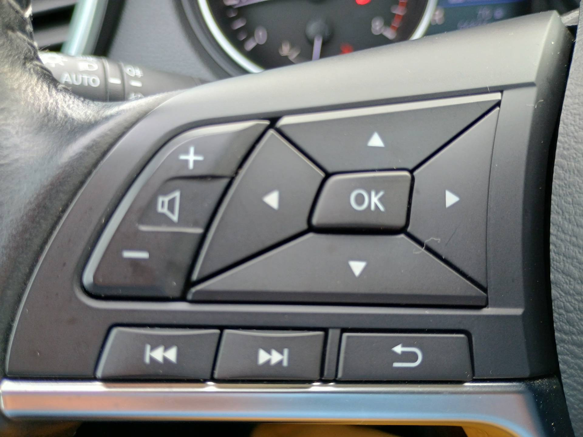Vente en ligne Nissan Qashqai Qashqai 1.3 DIG-T 160 DCT au prix de 17 990 €