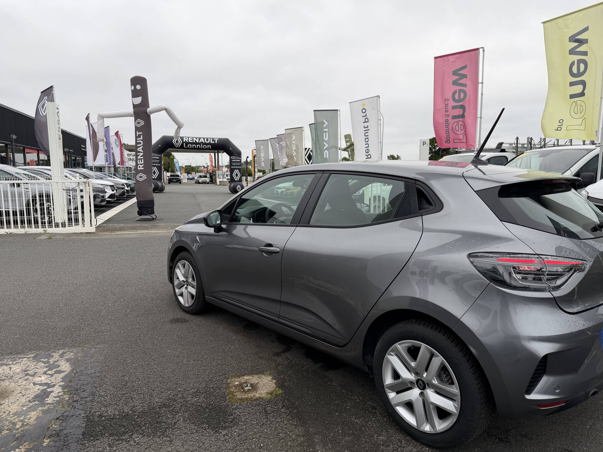 Vente en ligne Renault Clio 5 Clio Eco-G 100 ch GSR2 au prix de 15 990 €