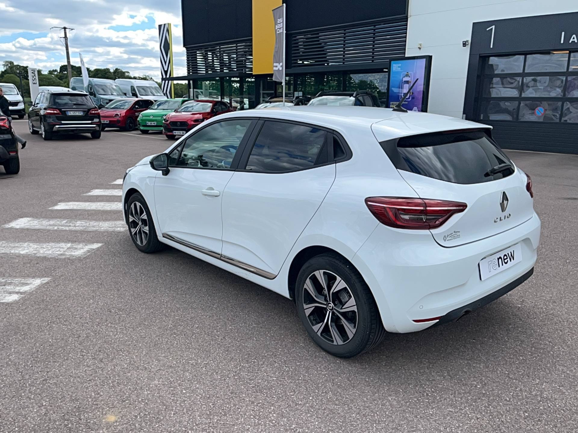 Vente en ligne Renault Clio 5 Clio Blue dCi 100 au prix de 14 991 €