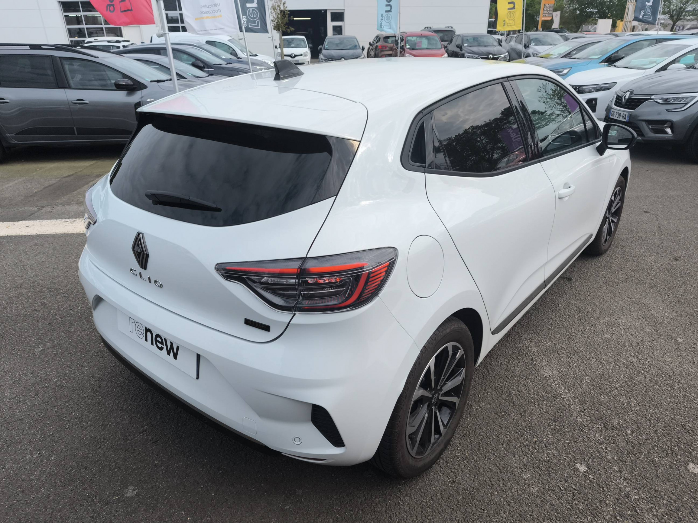 Vente en ligne Renault Clio 5 Clio E-Tech full hybrid 145 ch GSR2 au prix de 21 290 €