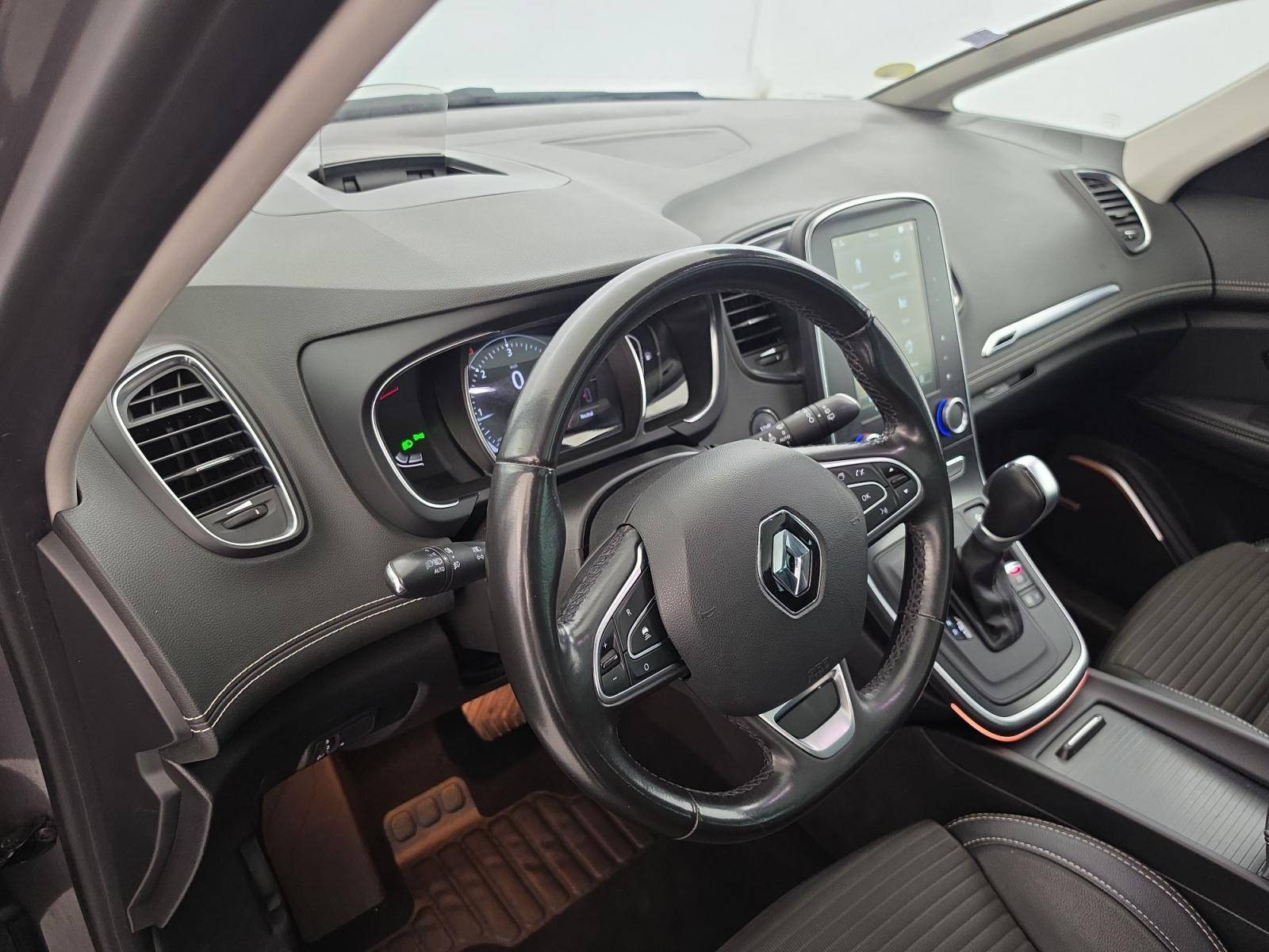 Vente en ligne Renault Grand Scenic 4 Grand Scenic Blue dCi 150 EDC au prix de 16 490 €