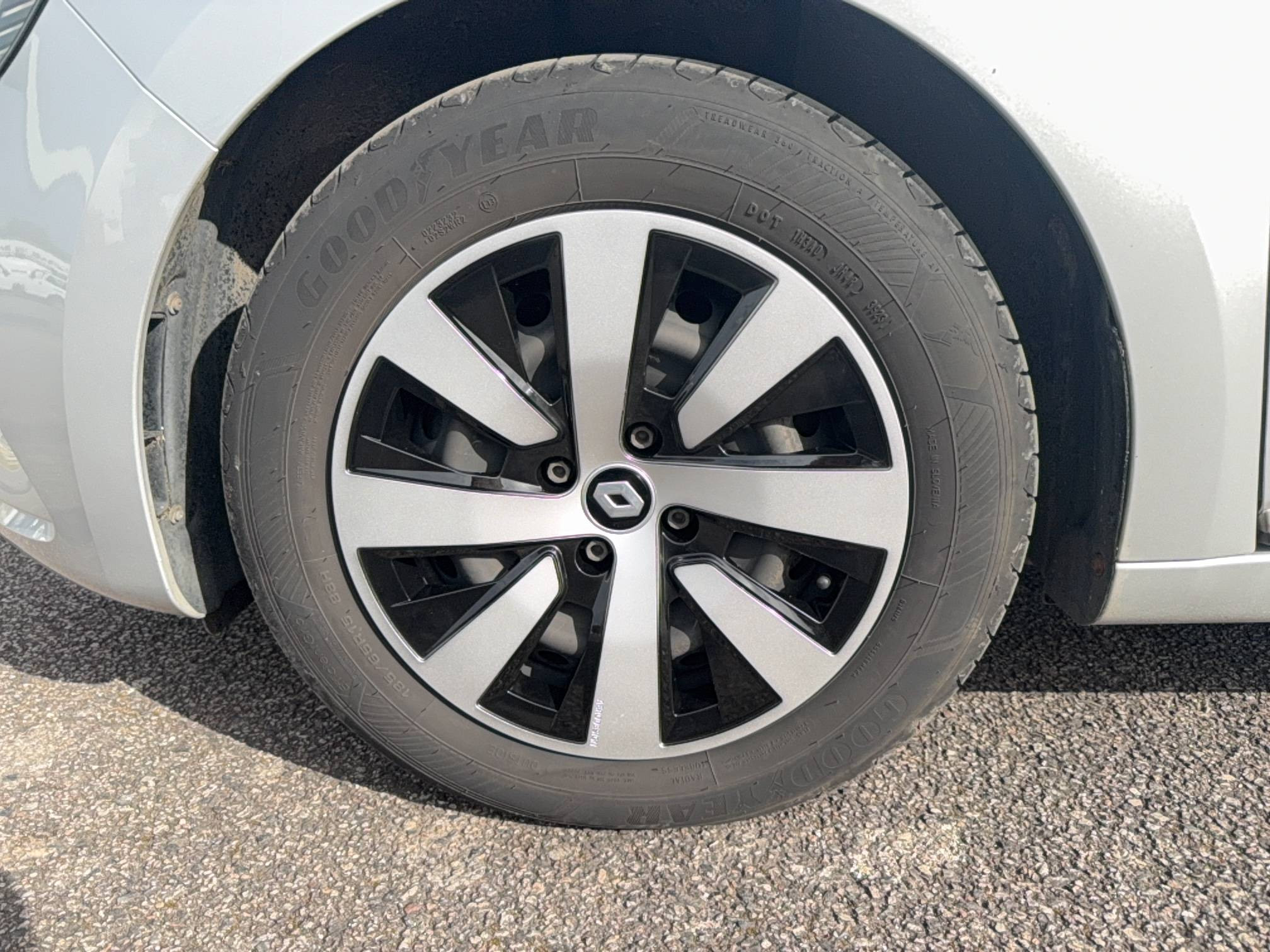 Vente en ligne Renault Clio 5 Clio Blue dCi 100 - 21N au prix de 13 990 €