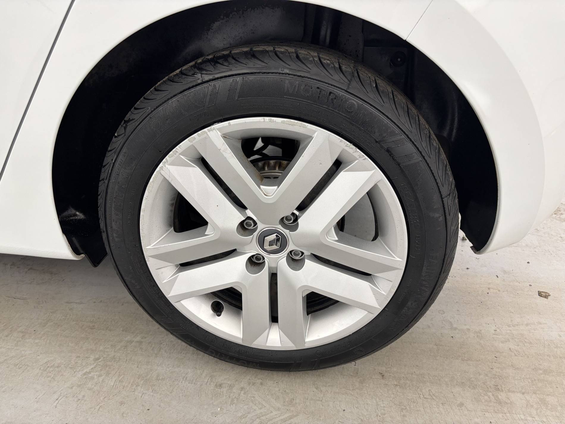 Vente en ligne Renault Clio 5 Clio TCe 90 - 21 au prix de 13 990 €